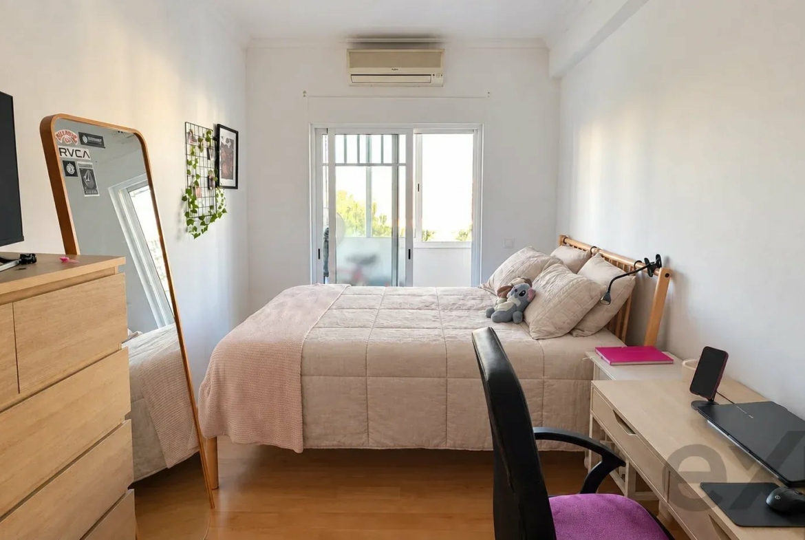Bright three-bedroom apartment with two bathrooms in a central location, photo 11