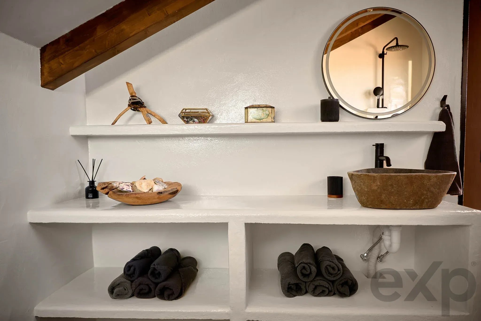 Renovated Village Townhouse with Rooftop Plunge Pool and Studio, near Silves