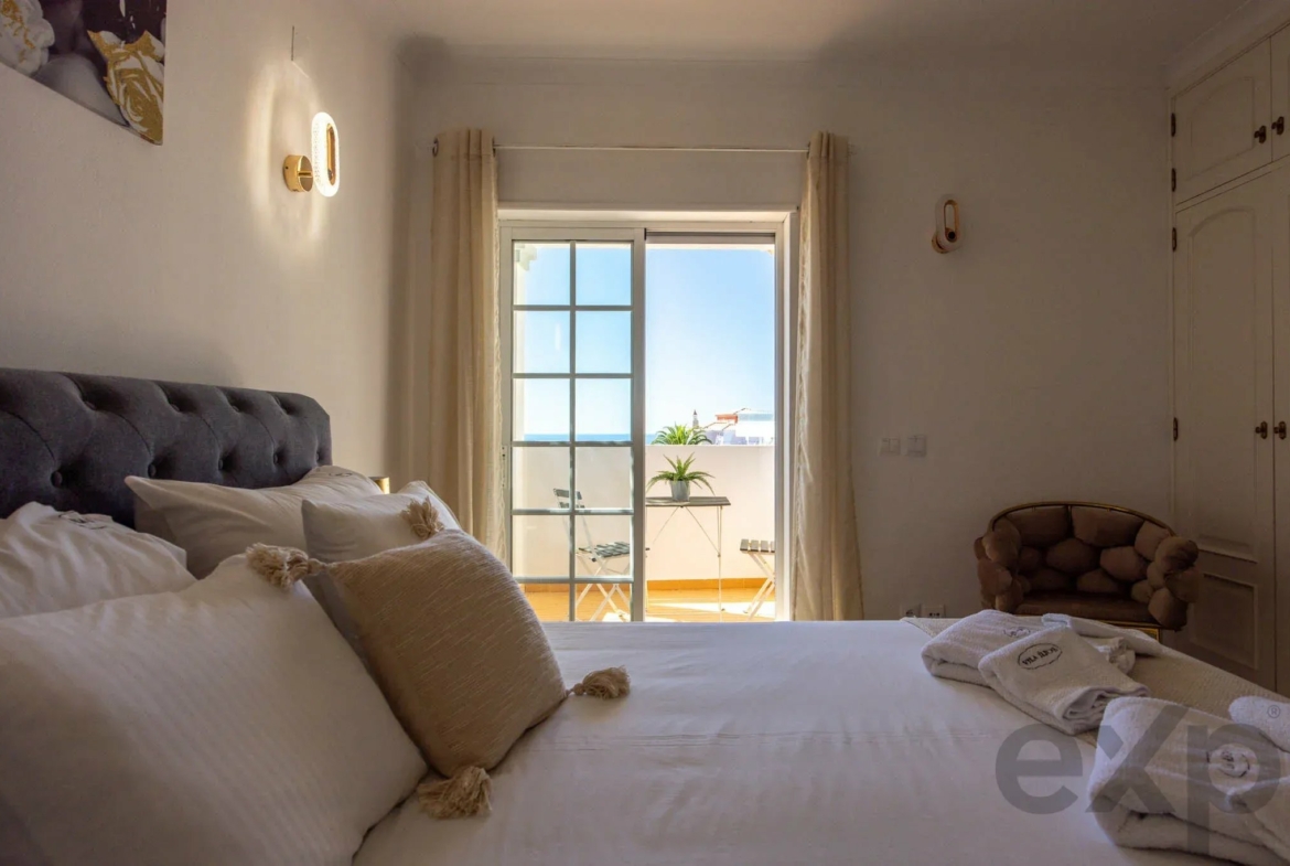 Refurbished T4 Villa, Pool and Guest Flat, Lagos, photo 21