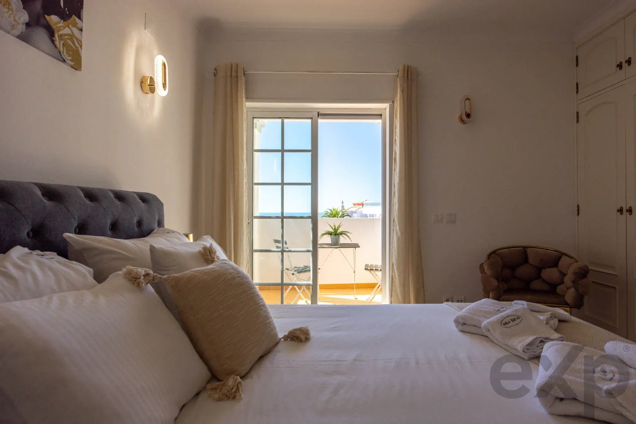 Refurbished T4 Villa, Pool and Guest Flat, Lagos
