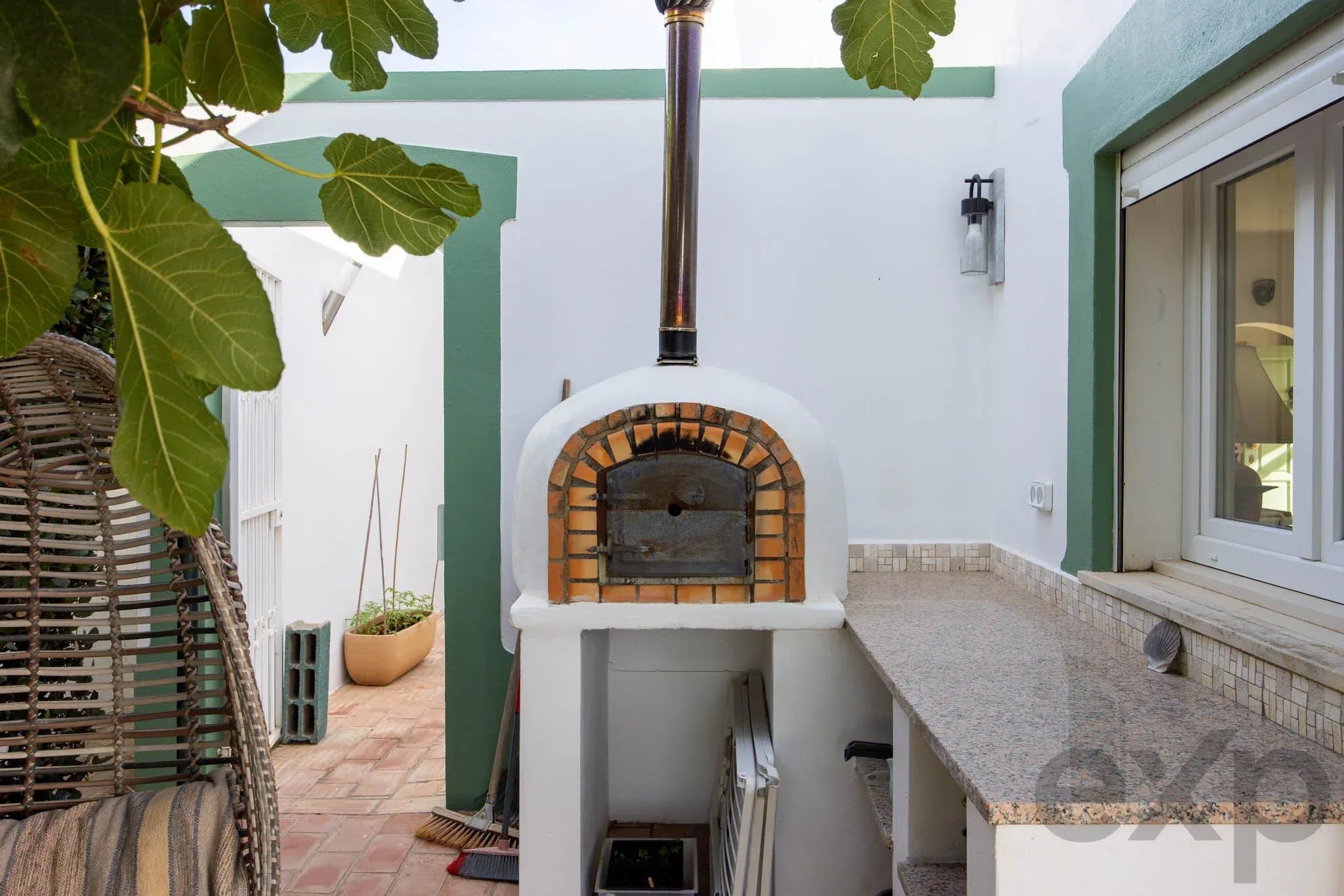 Single-Storey 3 Bed Villa, Pool and Sea-View Roof, Luz