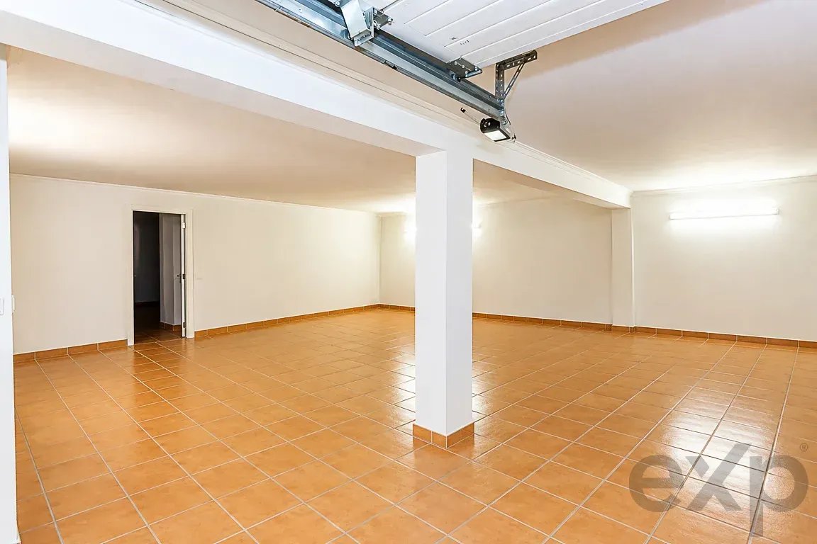 Exceptional Detached House with Swimming Pool, Panoramic Views and Privacy, 3 Minutes from Loulé