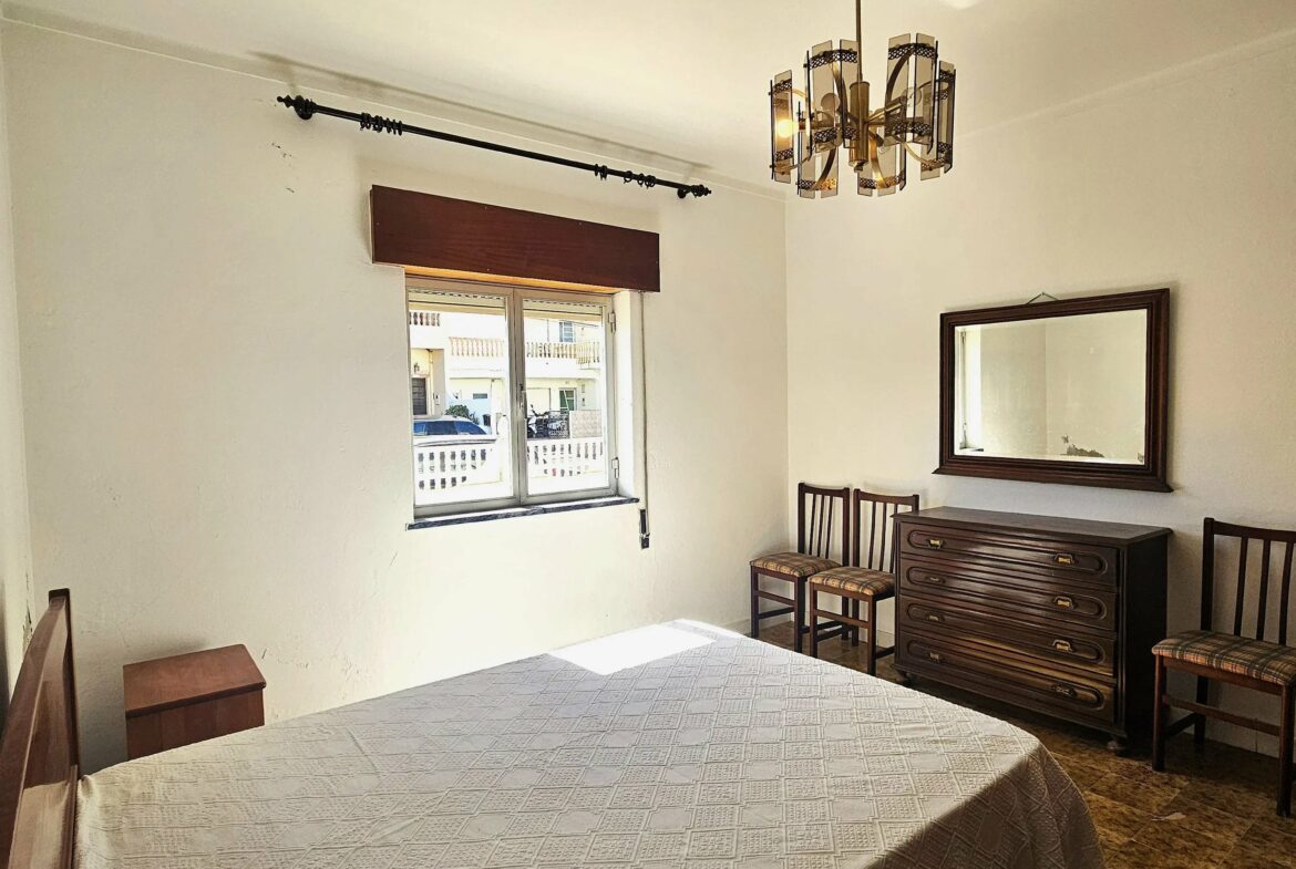 Two-Family House in Ferragudo - Charm, Space and Potential, photo 18