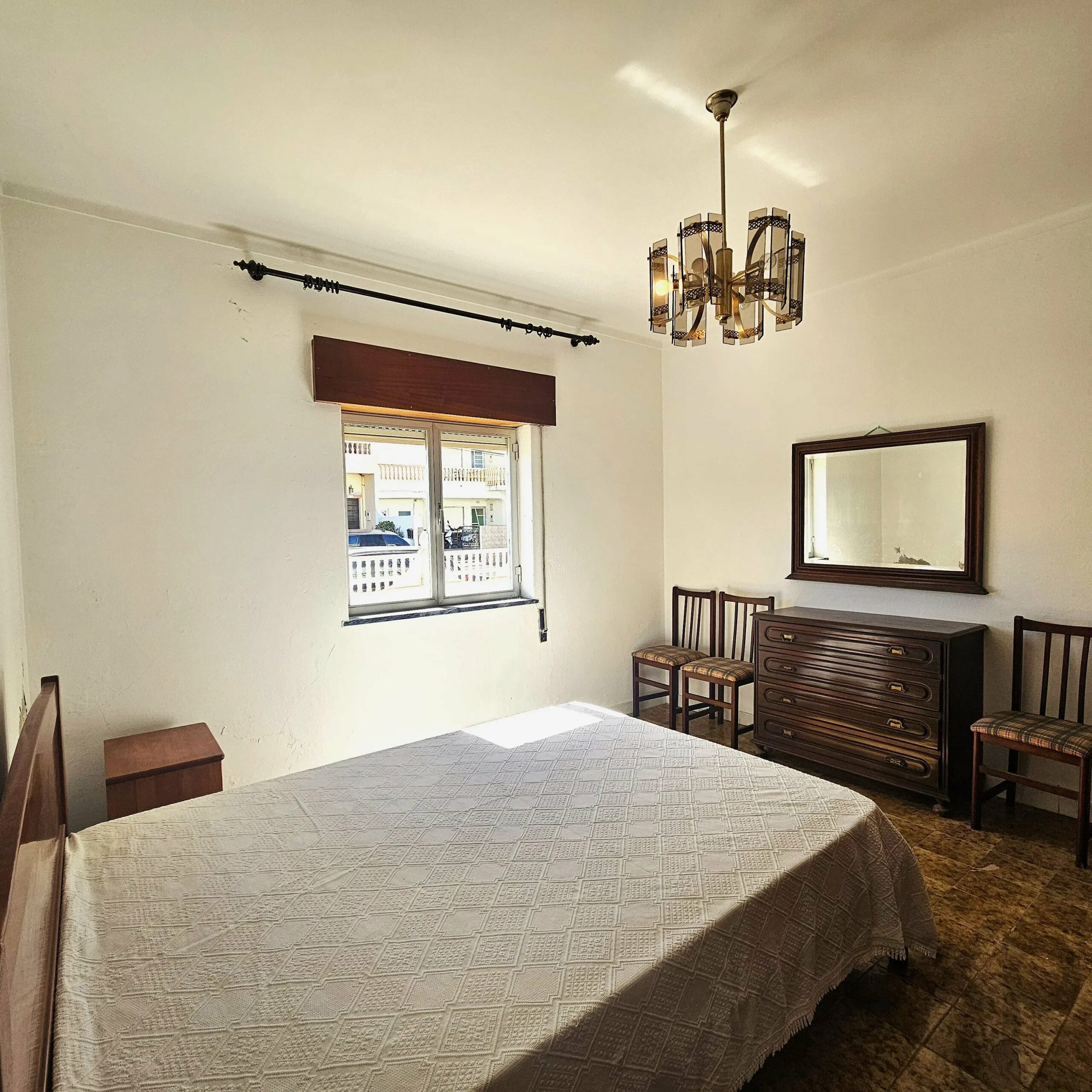 Two-Family House in Ferragudo - Charm, Space and Potential