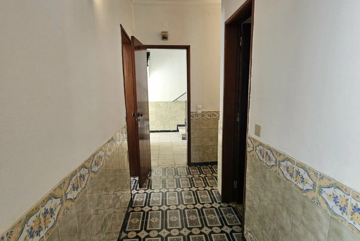 Two-Family House in Ferragudo - Charm, Space and Potential, photo 45