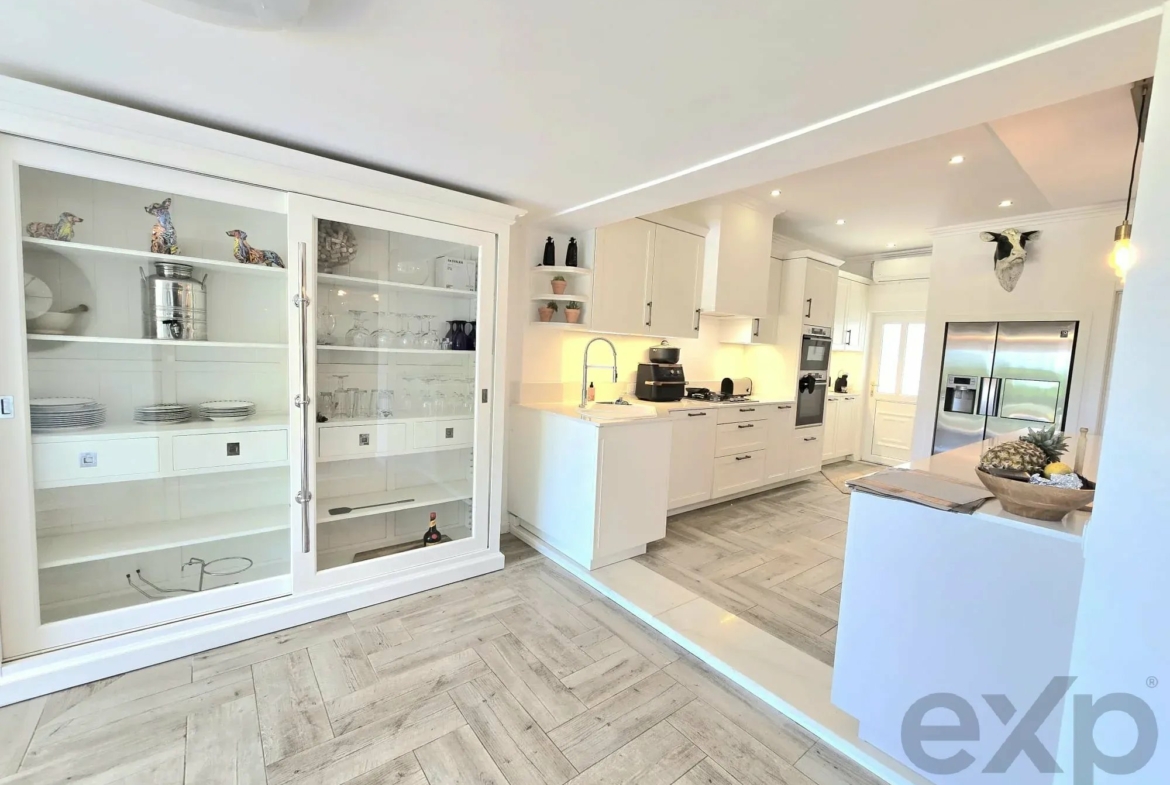 Three-bedroom villa with two-bedroom annexe, pool and countryside views in Carvoeiro, photo 31