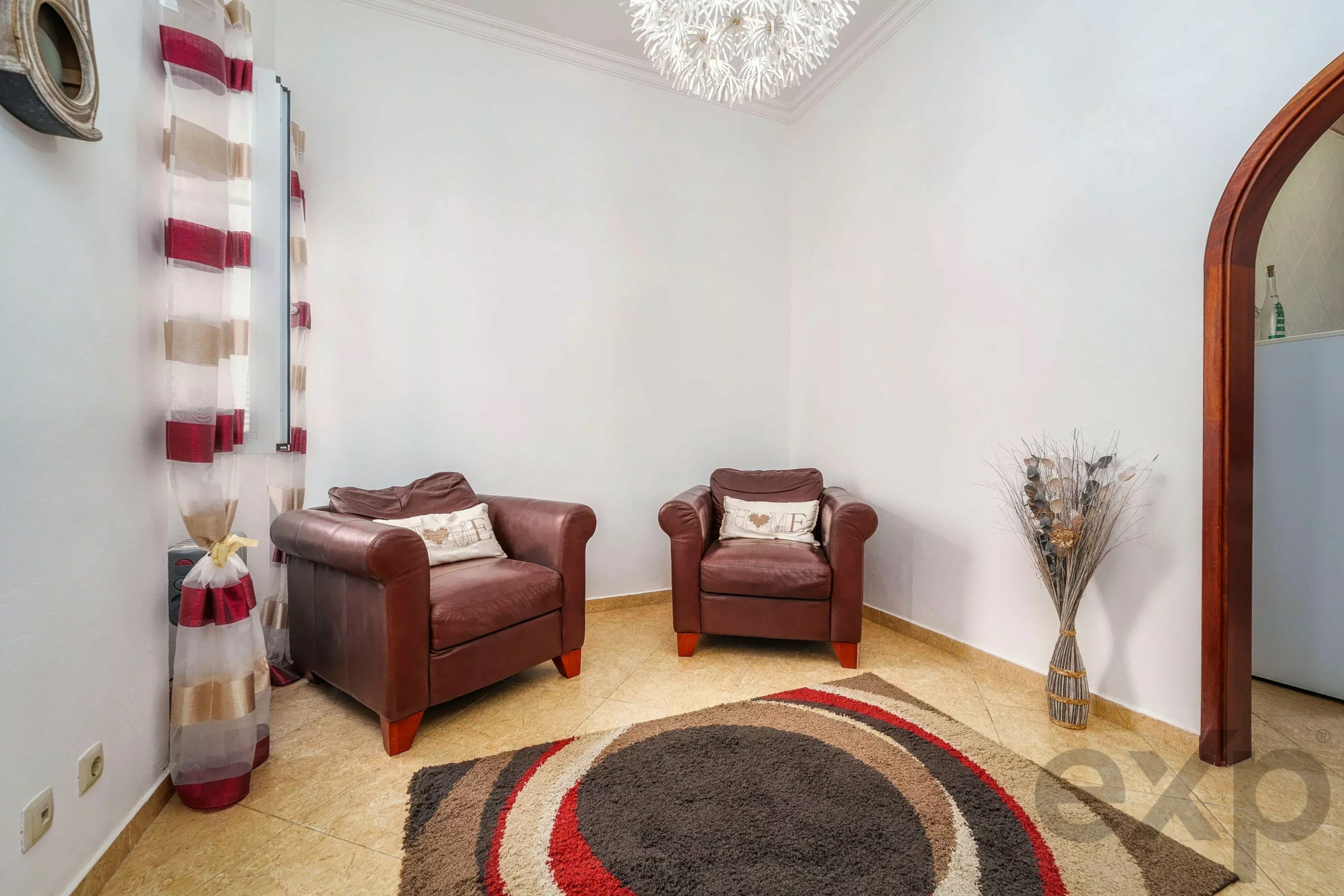 A one-bedroom plus one flat with a spacious terrace in the heart of Olhão’s city centre