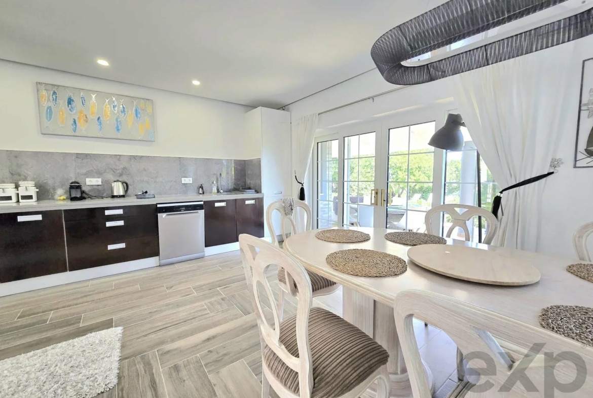 Three-bedroom villa with two-bedroom annexe, pool and countryside views in Carvoeiro, photo 46