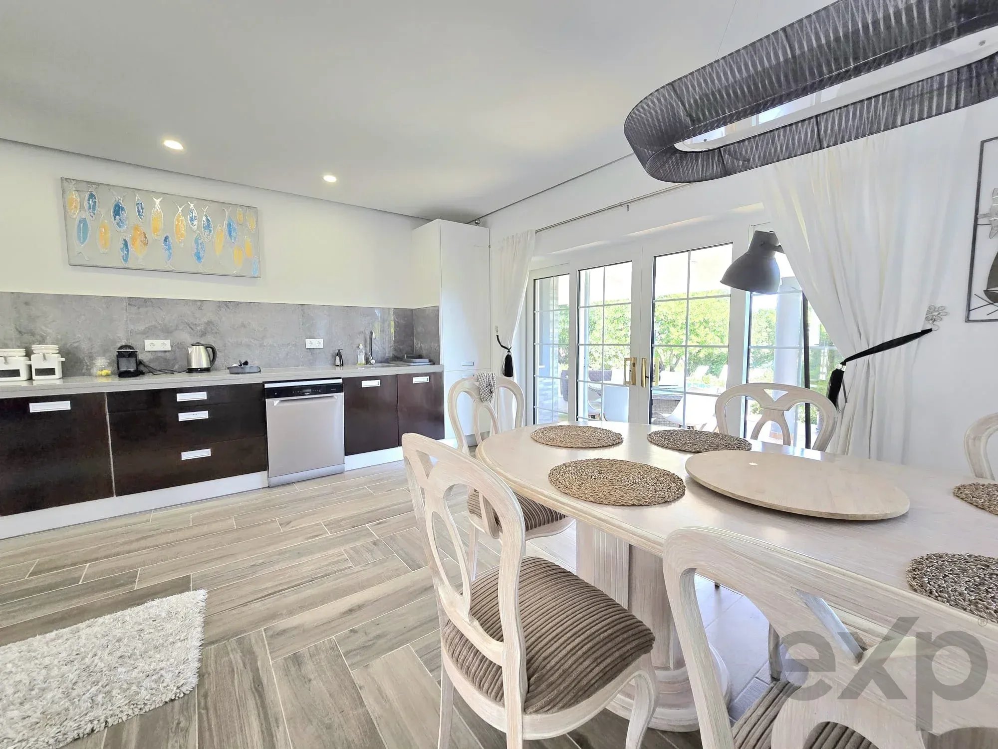 Three-bedroom villa with two-bedroom annexe, pool and countryside views in Carvoeiro