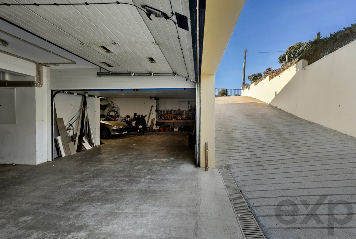 Elegant 3-bedroom semi-detached house with terraces. double garage and swimming pool - 300m from the new golf course and 1 km from the beaches of Ferragudo., photo 56