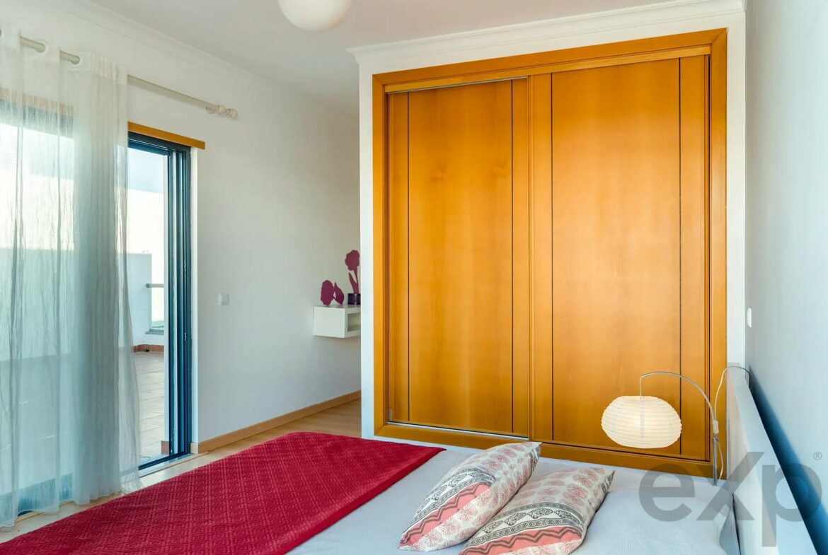 Contemporary 4-Bedroom Duplex with Terraces and Sea Views | Quinta da Foz, Tavira, photo 21
