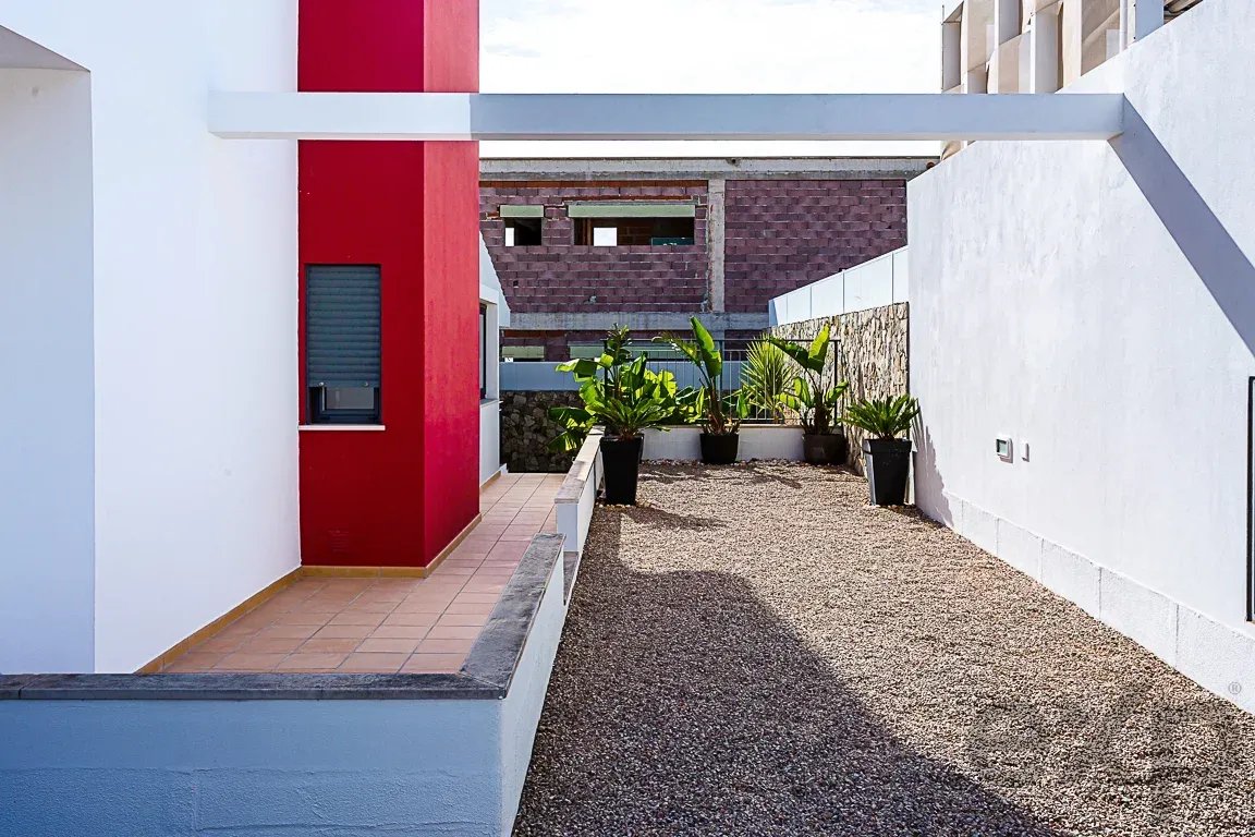 Exceptional Detached House with Swimming Pool, Panoramic Views and Privacy, 3 Minutes from Loulé