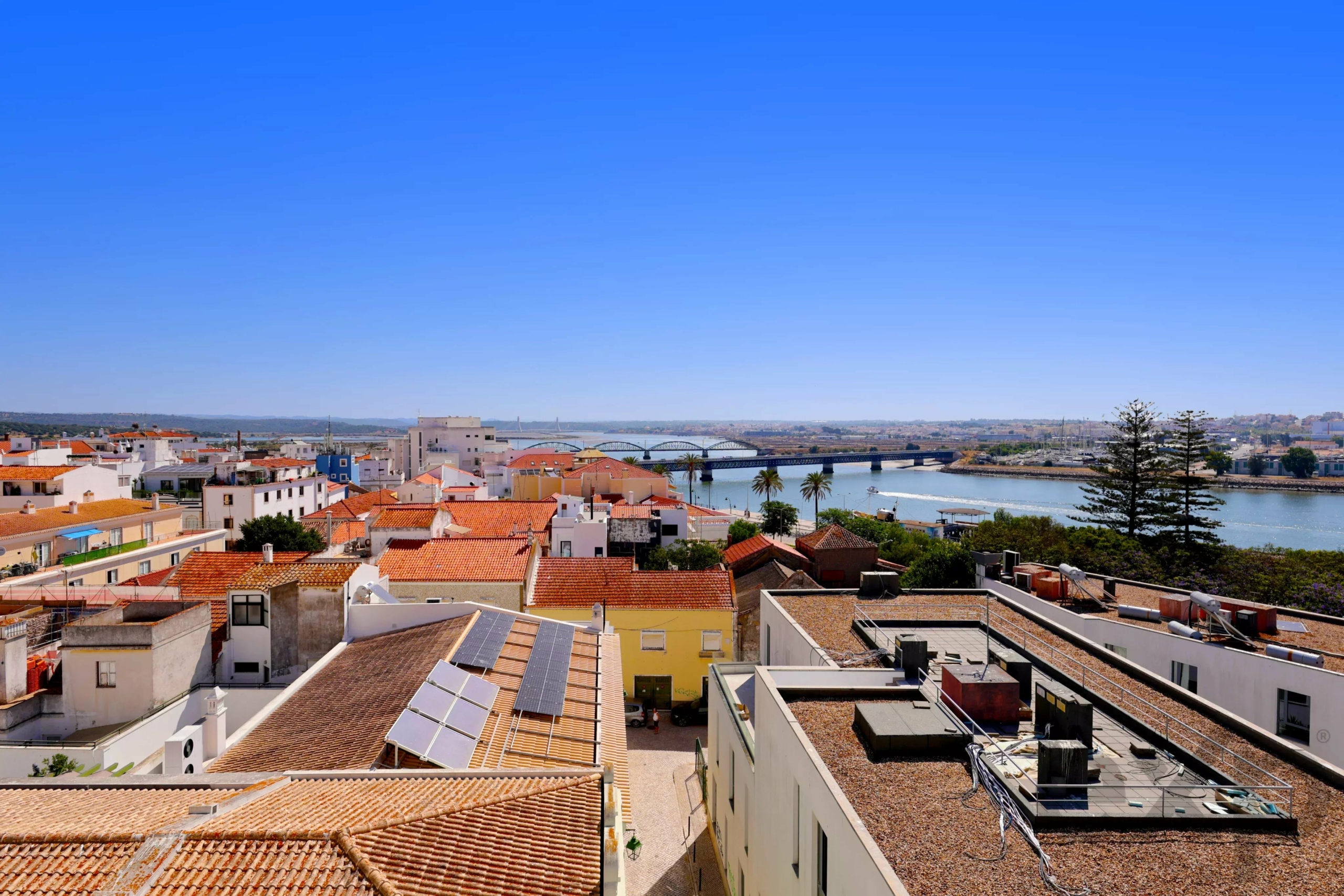Apartment T3, Panoramic River View.