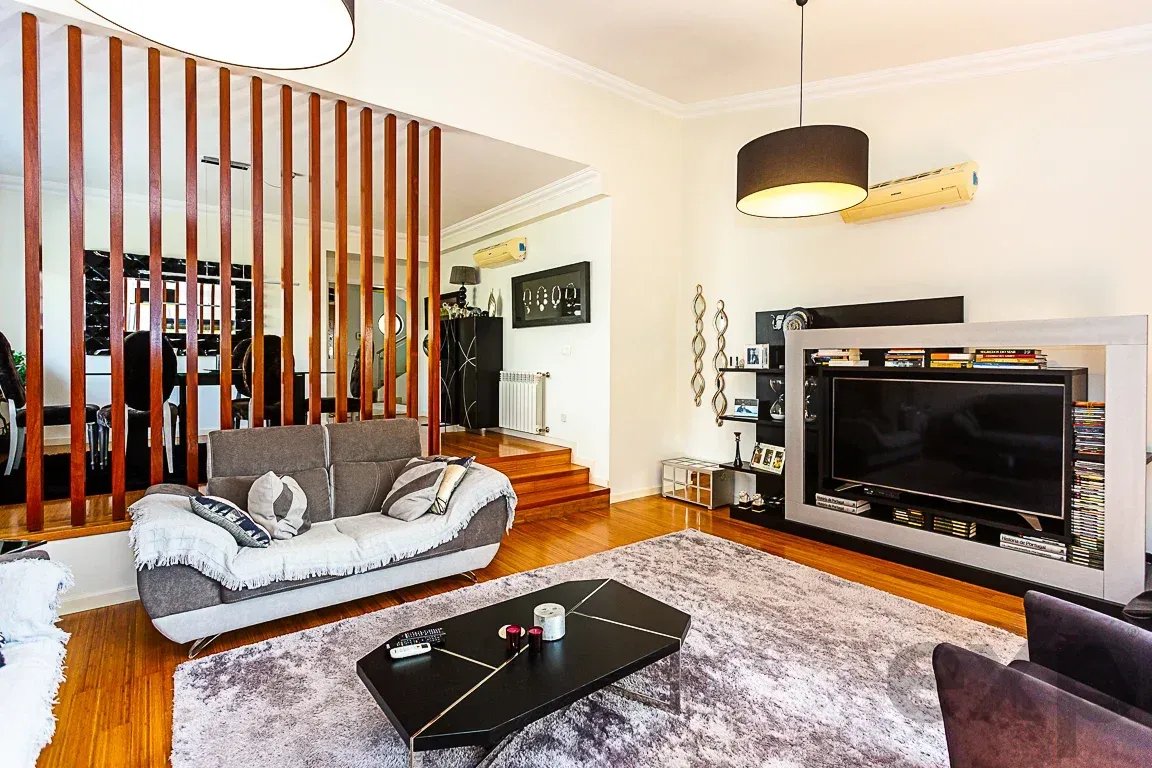 Exceptional Detached House with Swimming Pool, Panoramic Views and Privacy, 3 Minutes from Loulé
