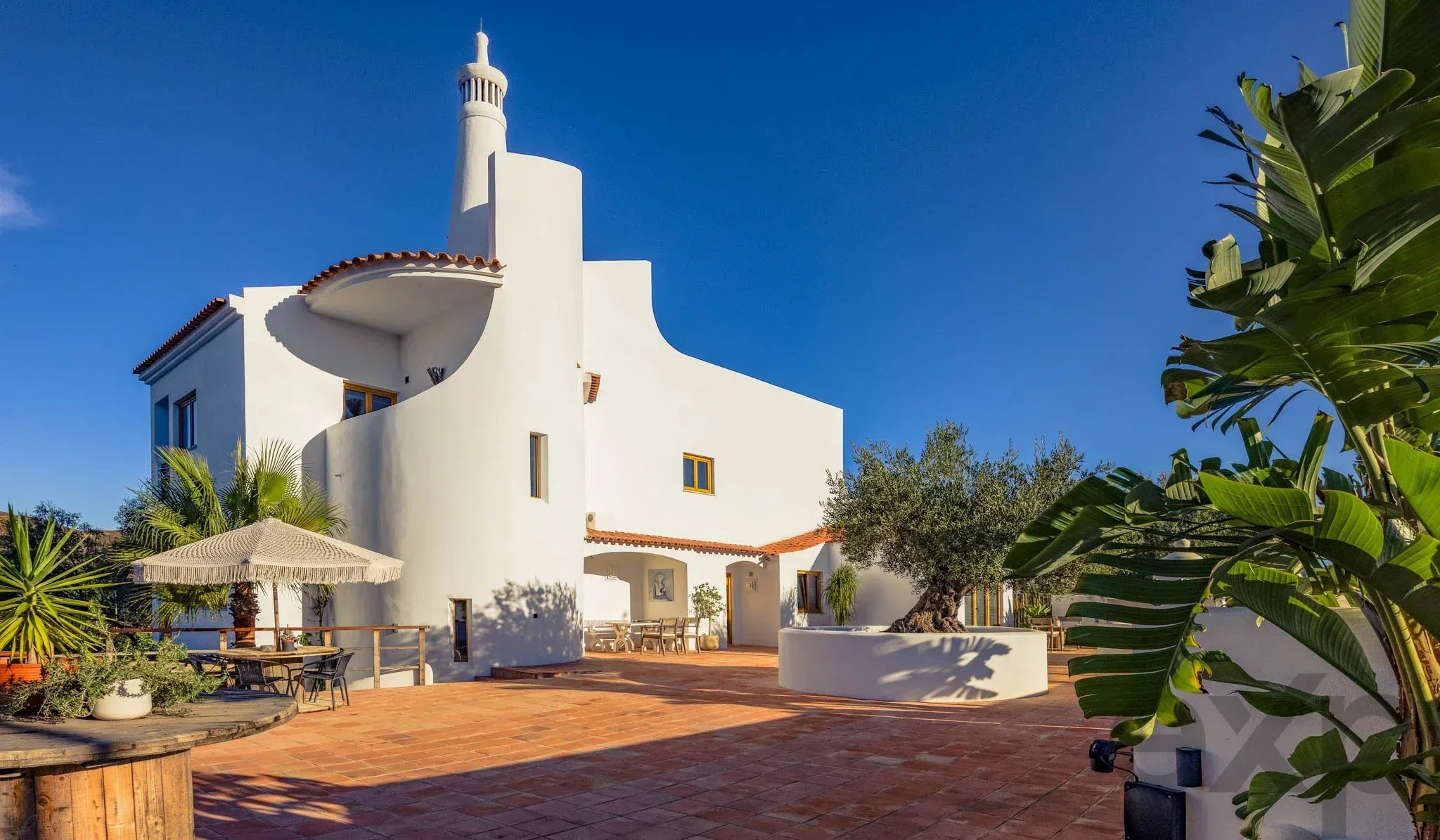 Rare Riverfront Estate with AL Licence: Turnkey 8-Suite Retreat Near Silves