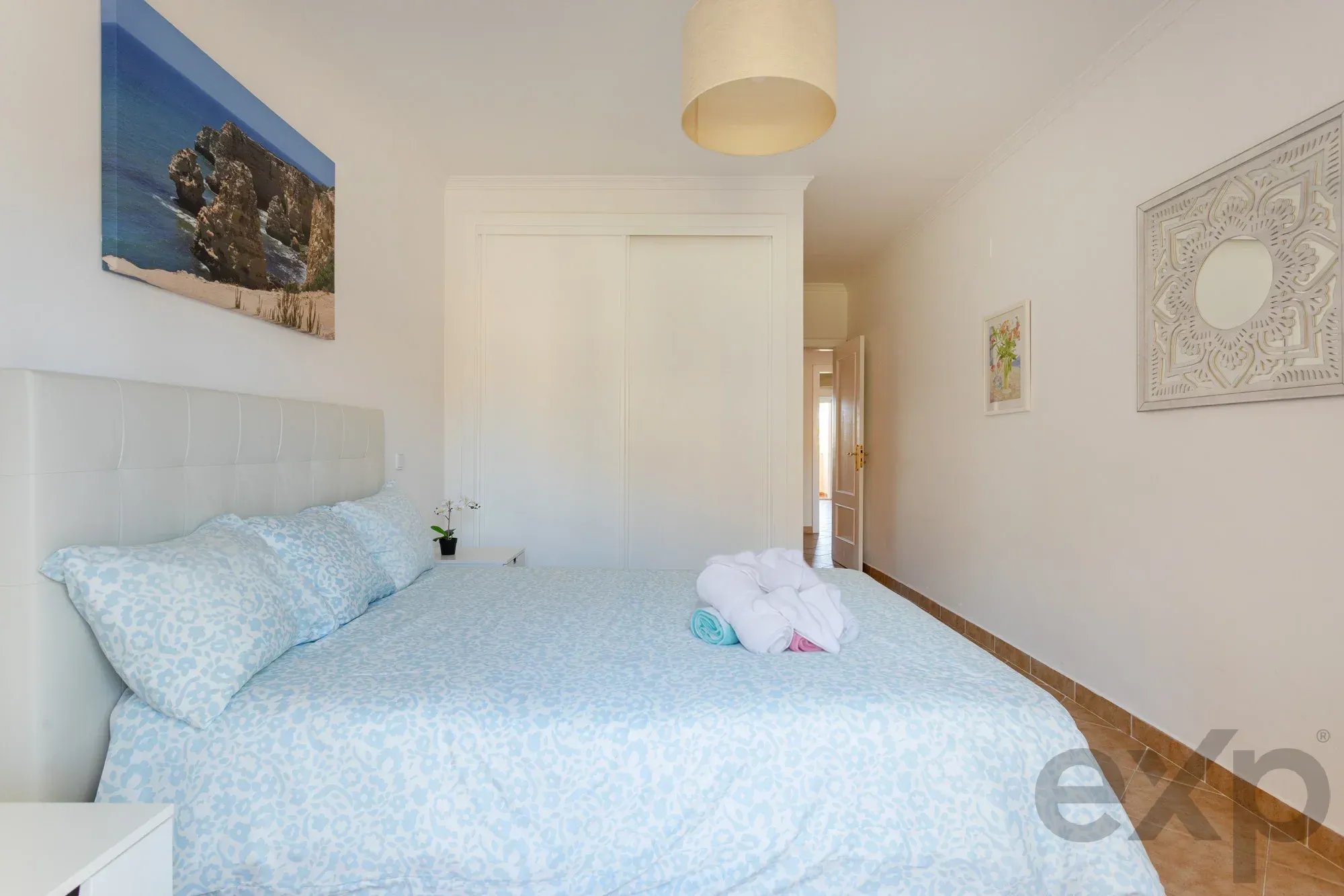T2-appartement met terrassen, 2 zwembaden, natuurzicht en AL-licentie voor beleggers