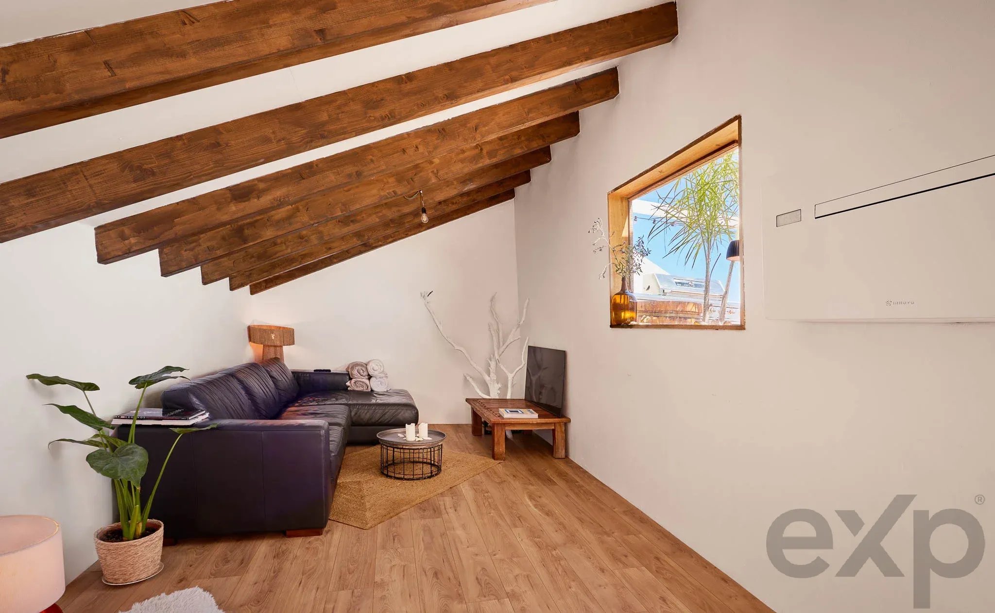 Renovated Village Townhouse with Rooftop Plunge Pool and Studio, near Silves