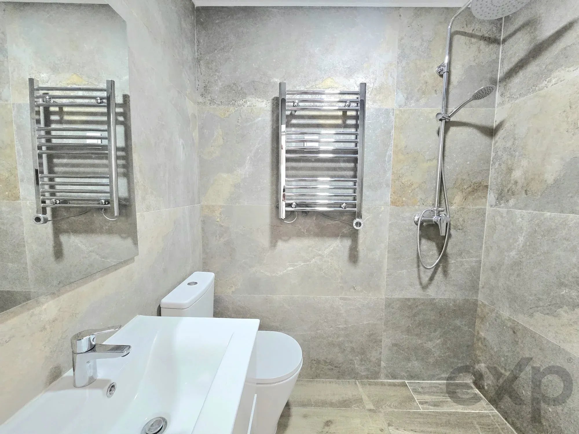 Three-bedroom villa with two-bedroom annexe, pool and countryside views in Carvoeiro