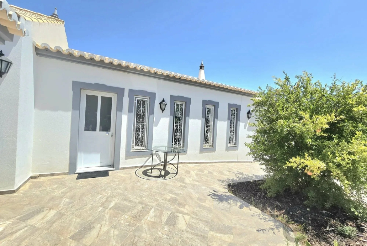 Three-bedroom villa with two-bedroom annexe, pool and countryside views in Carvoeiro, photo 77