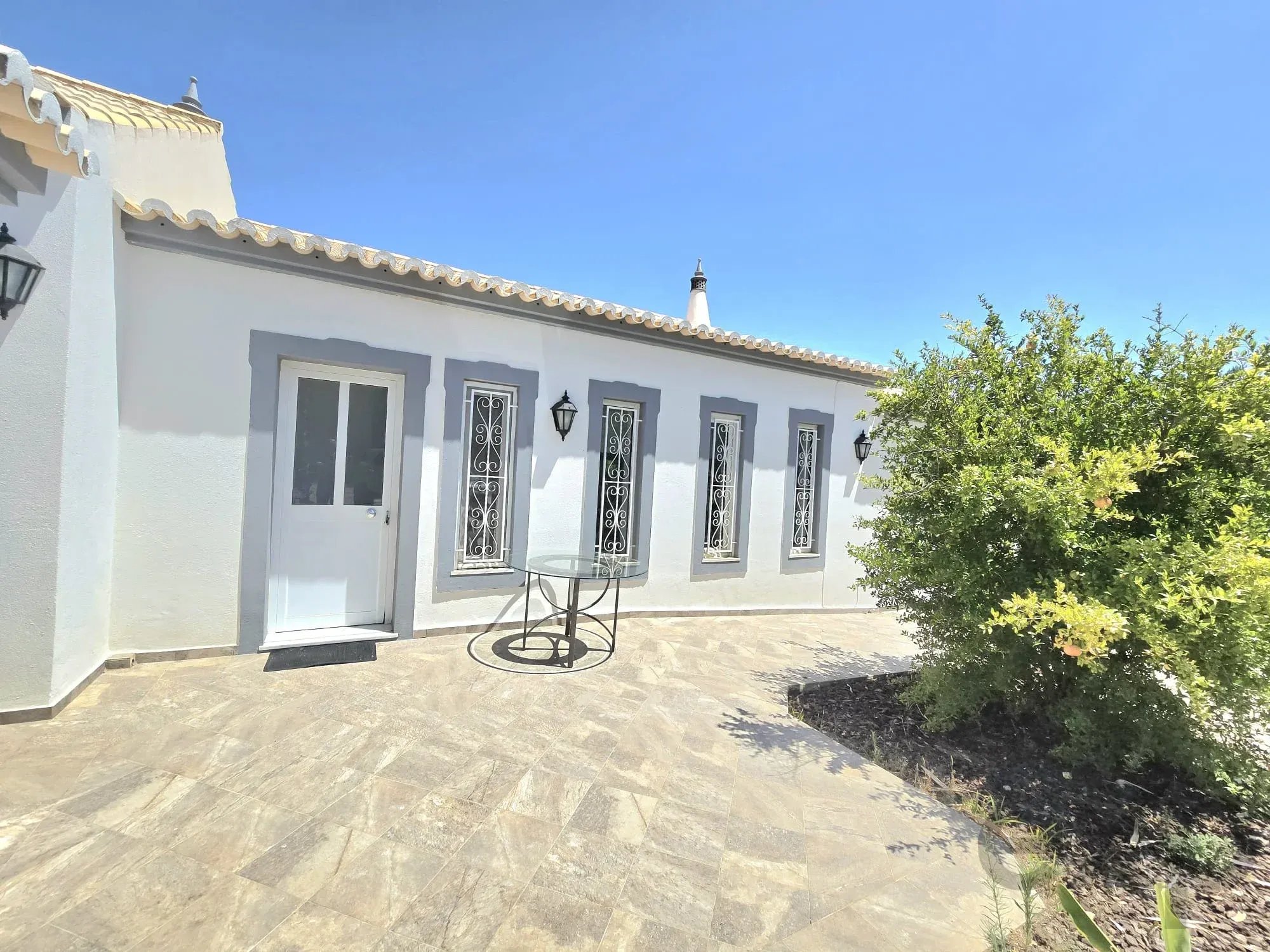 Three-bedroom villa with two-bedroom annexe, pool and countryside views in Carvoeiro