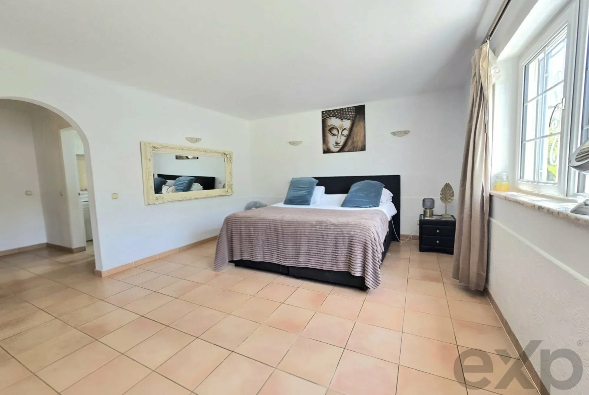 Three-bedroom villa with two-bedroom annexe, pool and countryside views in Carvoeiro, photo 60