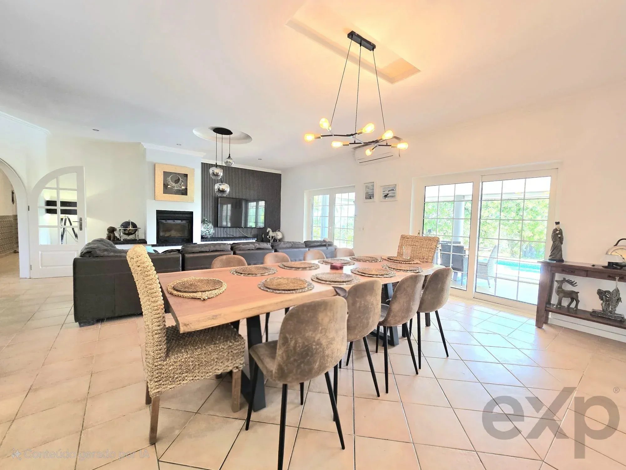 Three-bedroom villa with two-bedroom annexe, pool and countryside views in Carvoeiro