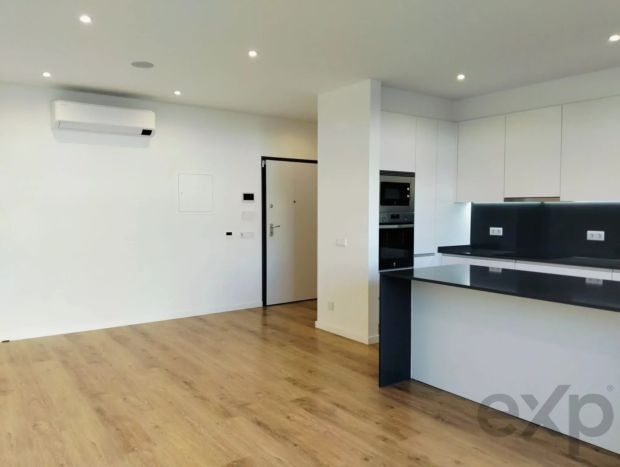 Semi-New 2-Bedroom Apartment in São Brás de Alportel - Faro - Algarve