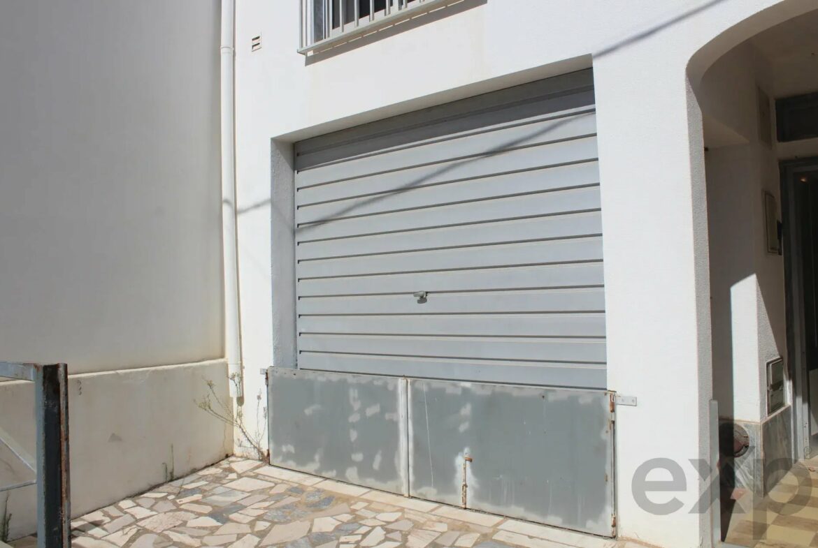 Two-Family House in Ferragudo - Charm, Space and Potential, photo 3