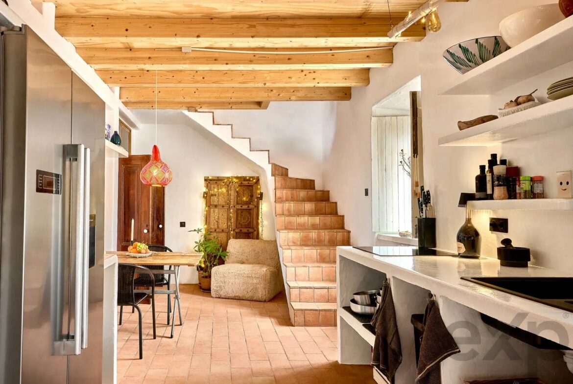 Renovated Village Townhouse with Rooftop Plunge Pool and Studio, near Silves, photo 2