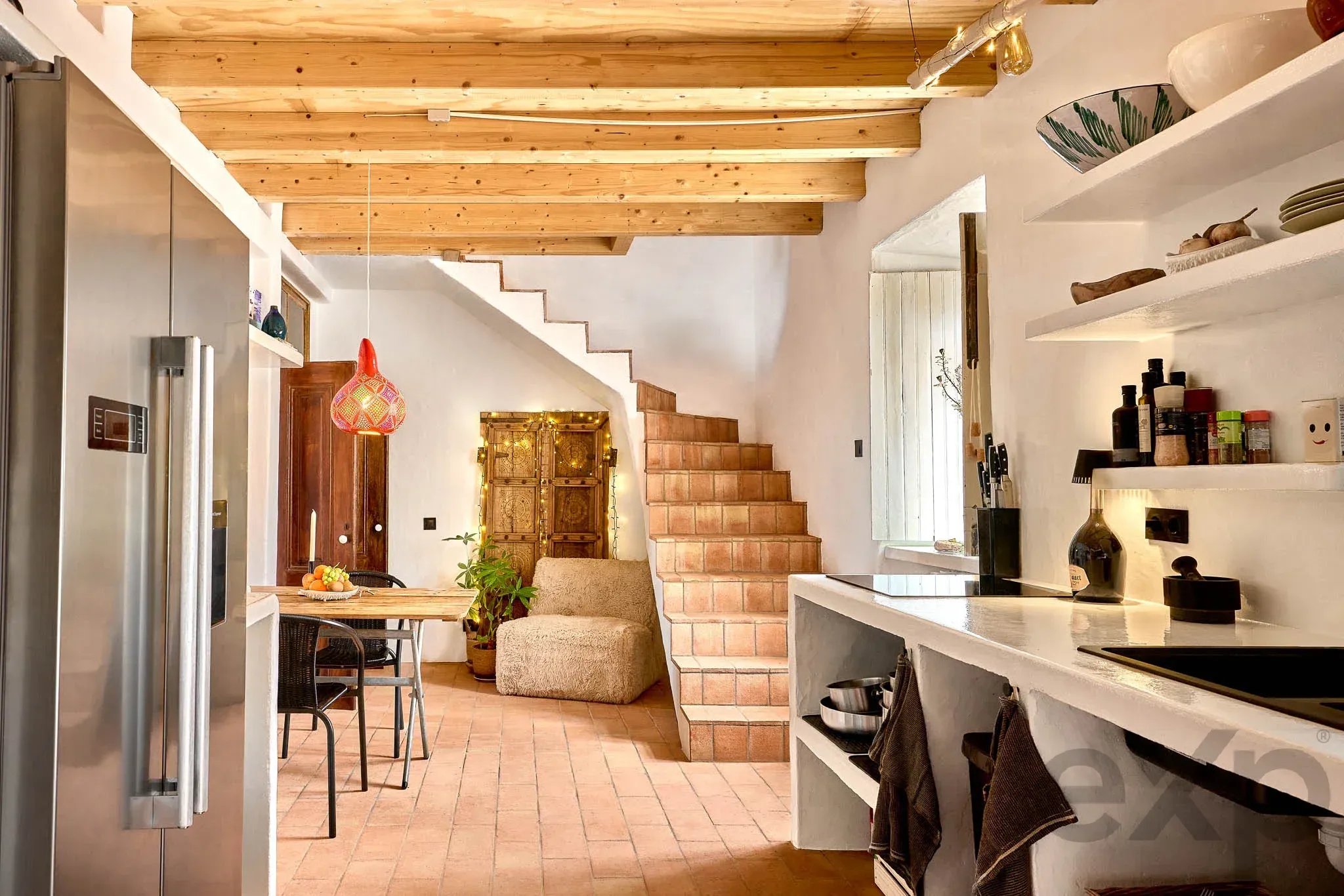 Renovated Village Townhouse with Rooftop Plunge Pool and Studio, near Silves