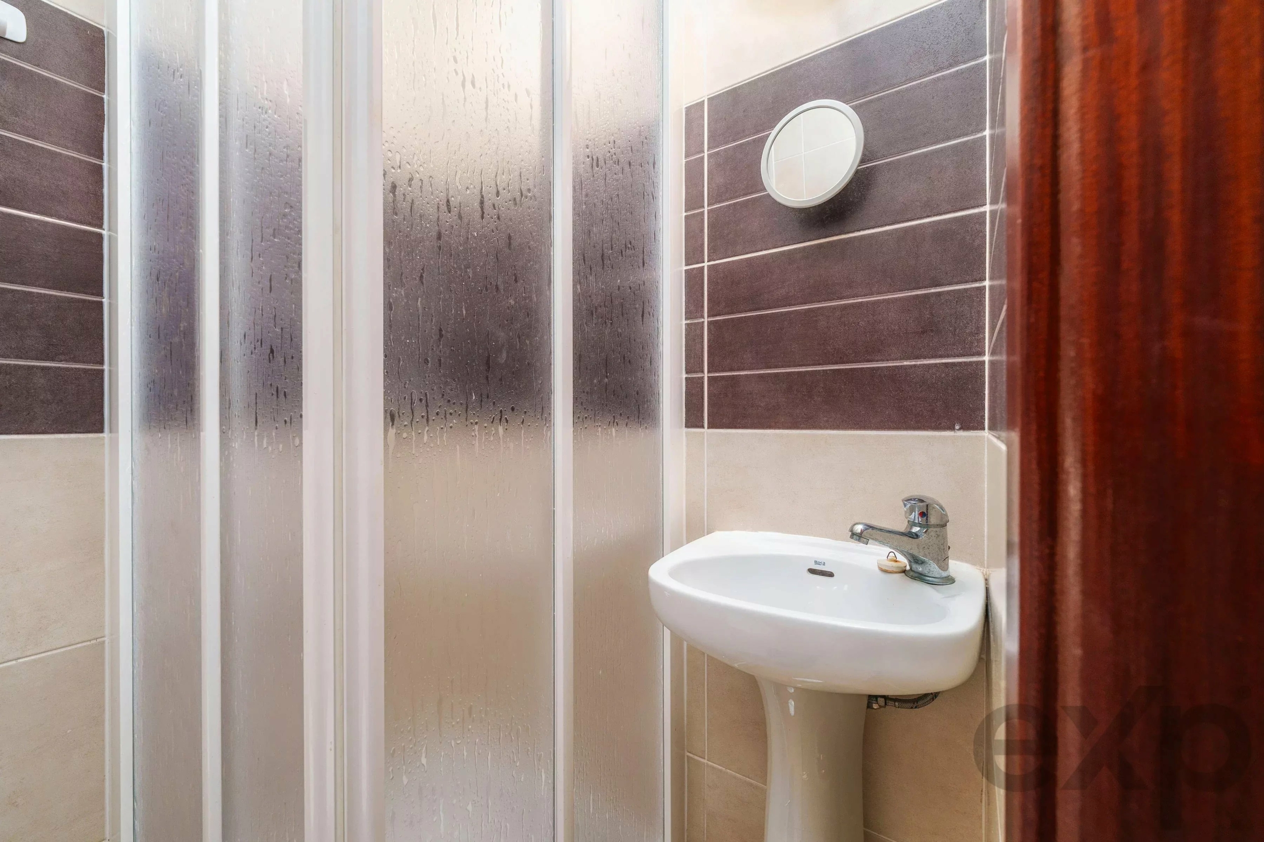 A one-bedroom plus one flat with a spacious terrace in the heart of Olhão’s city centre