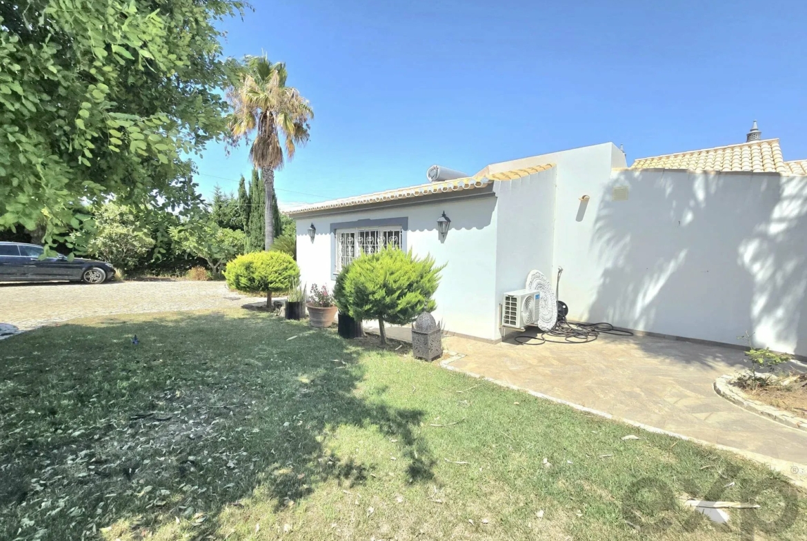 Three-bedroom villa with two-bedroom annexe, pool and countryside views in Carvoeiro, photo 13
