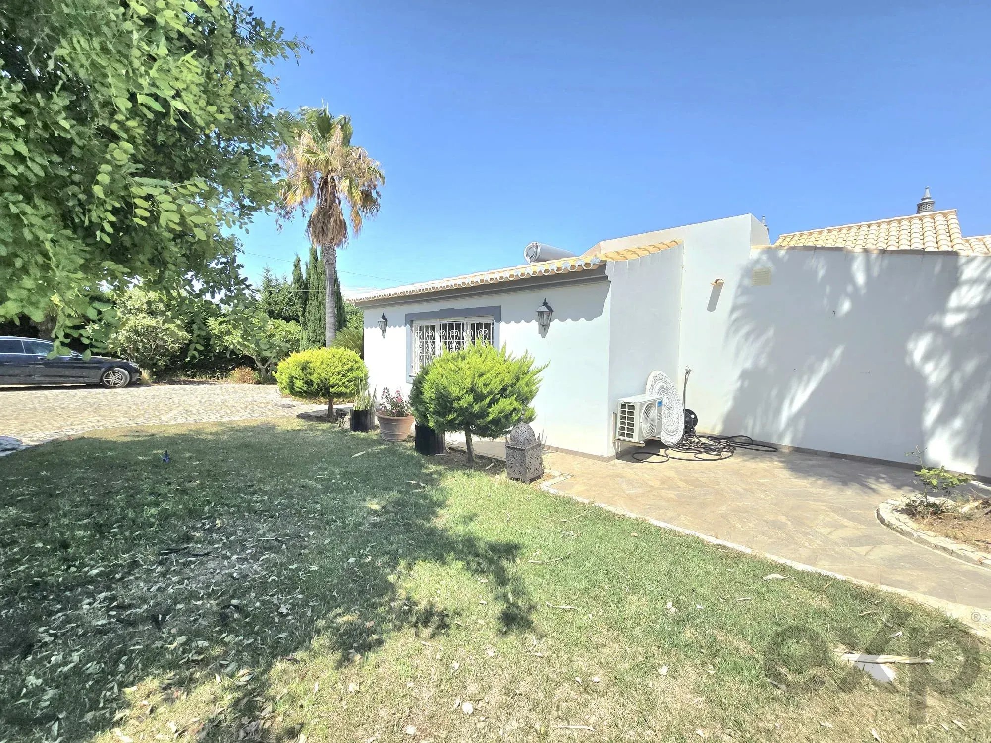 Three-bedroom villa with two-bedroom annexe, pool and countryside views in Carvoeiro