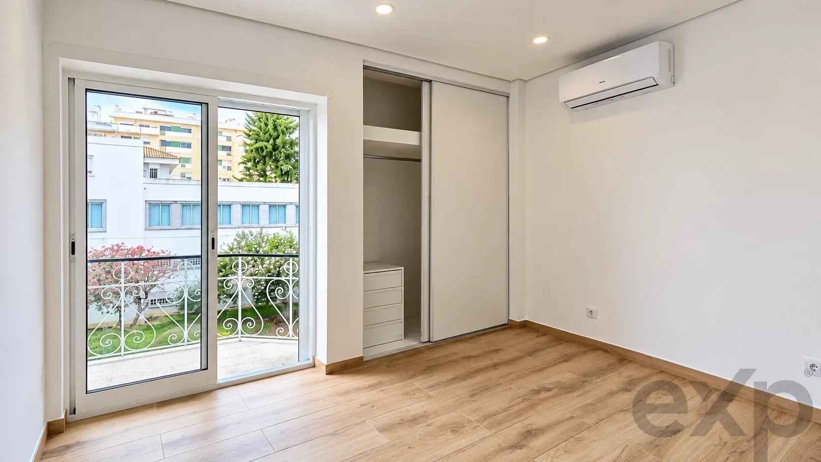 T2 renovated with suite and air conditioning in the center of Tavira