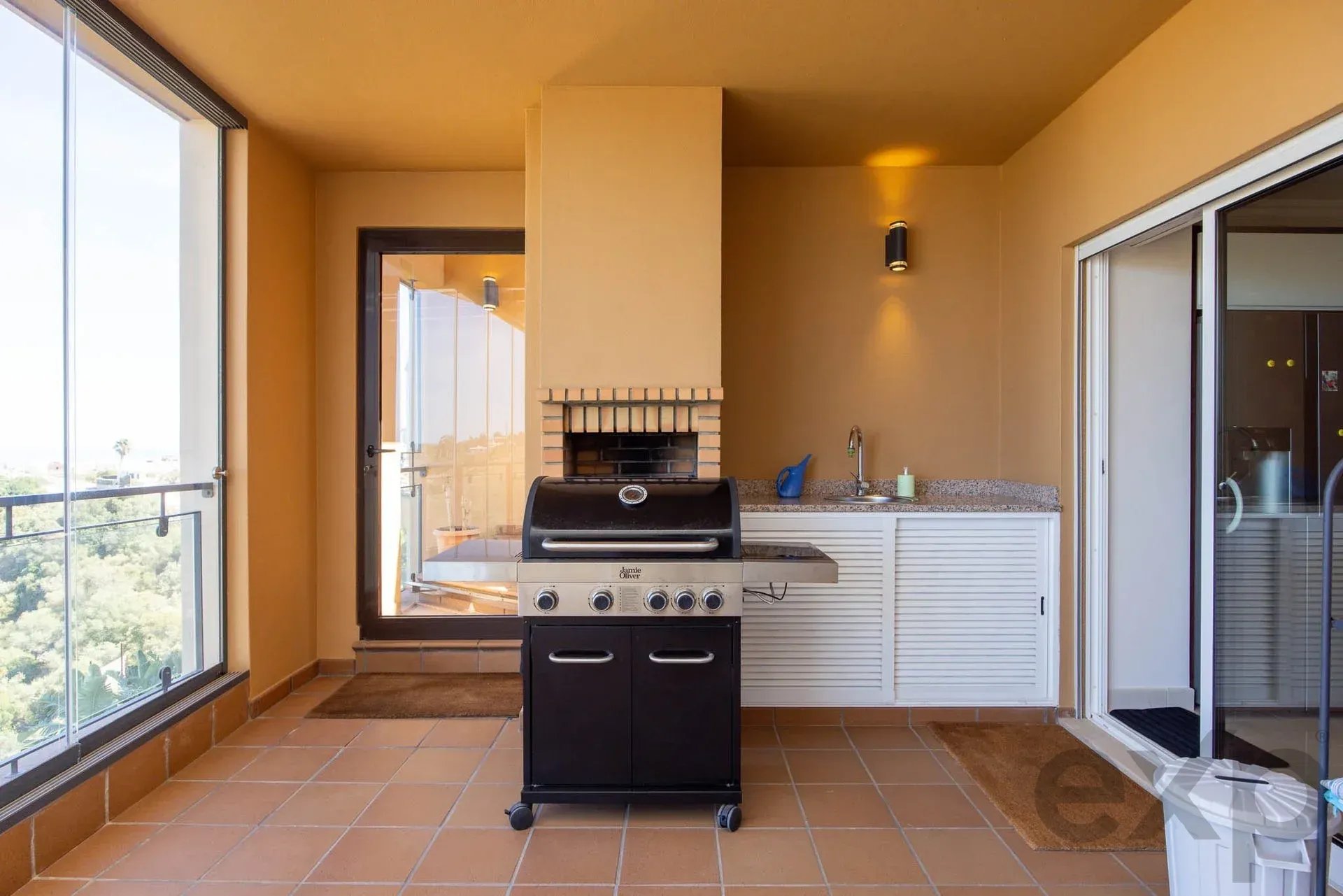 2-Bed with Private Rooftop & Indoor Pool, Lagos