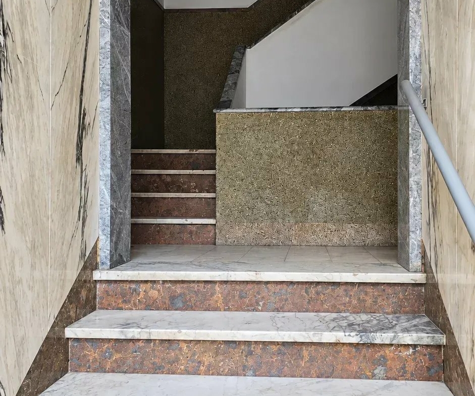 941