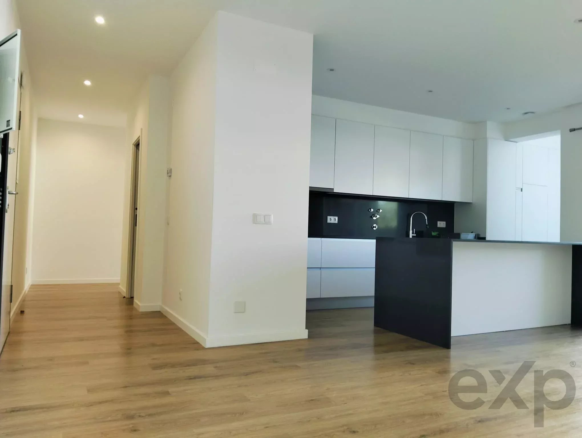 Semi-New 2-Bedroom Apartment in São Brás de Alportel - Faro - Algarve