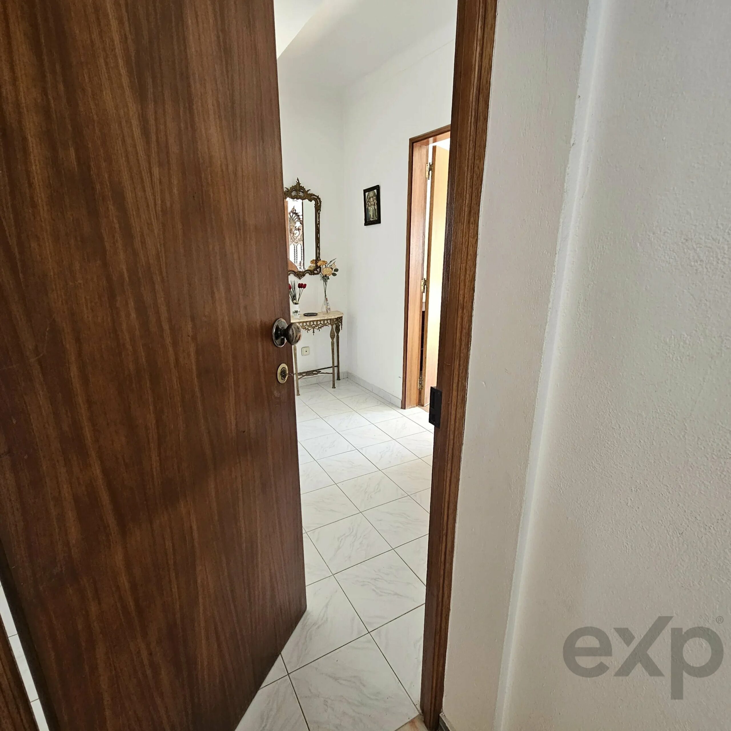 Two-Family House in Ferragudo - Charm, Space and Potential