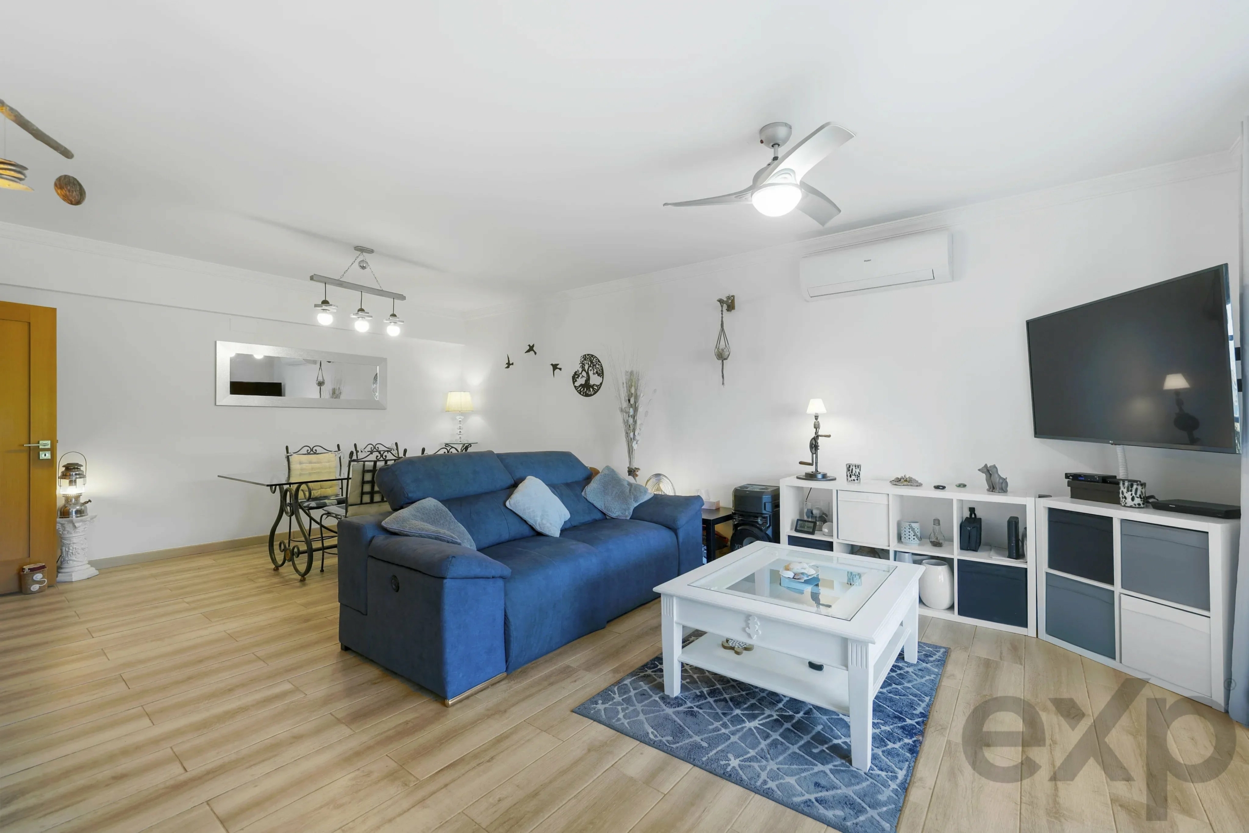 Elegant 3-bedroom semi-detached house with terraces. double garage and swimming pool - 300m from the new golf course and 1 km from the beaches of Ferragudo.