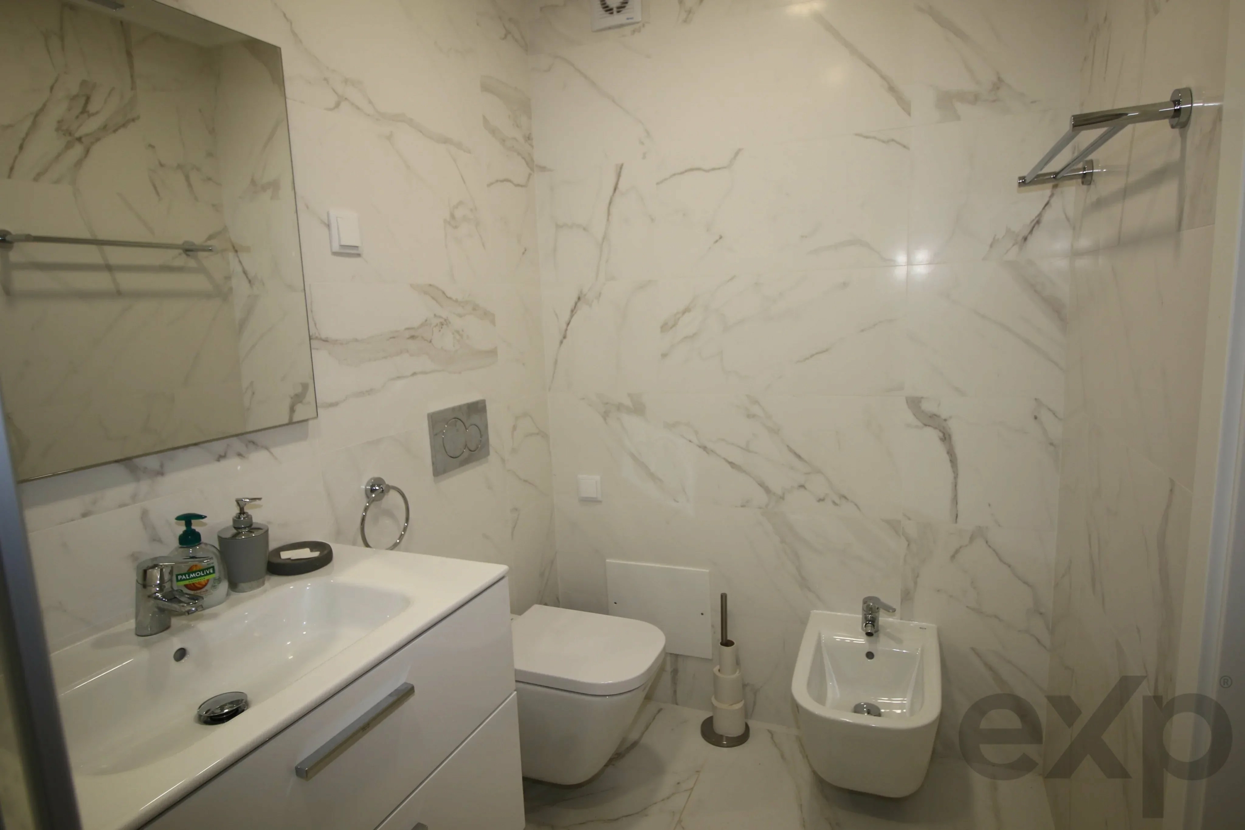 Apartamento de dois quartos para arrendar