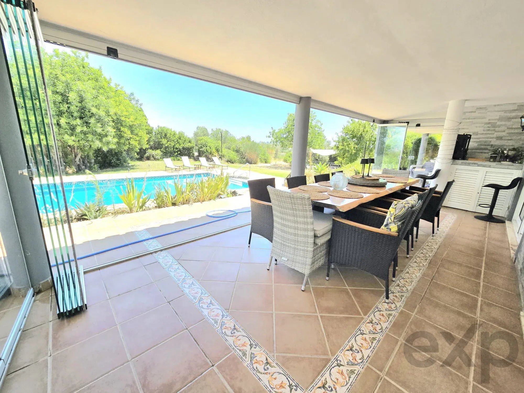 Three-bedroom villa with two-bedroom annexe, pool and countryside views in Carvoeiro