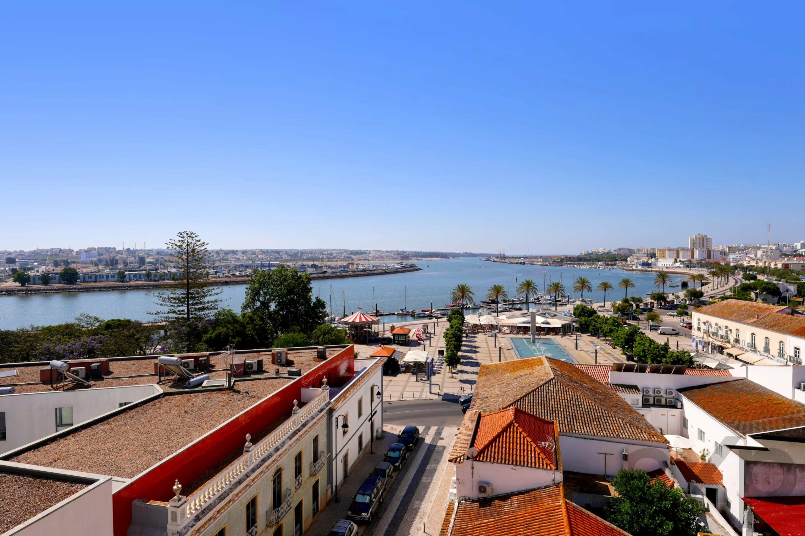 Apartment T3, Panoramic River View.