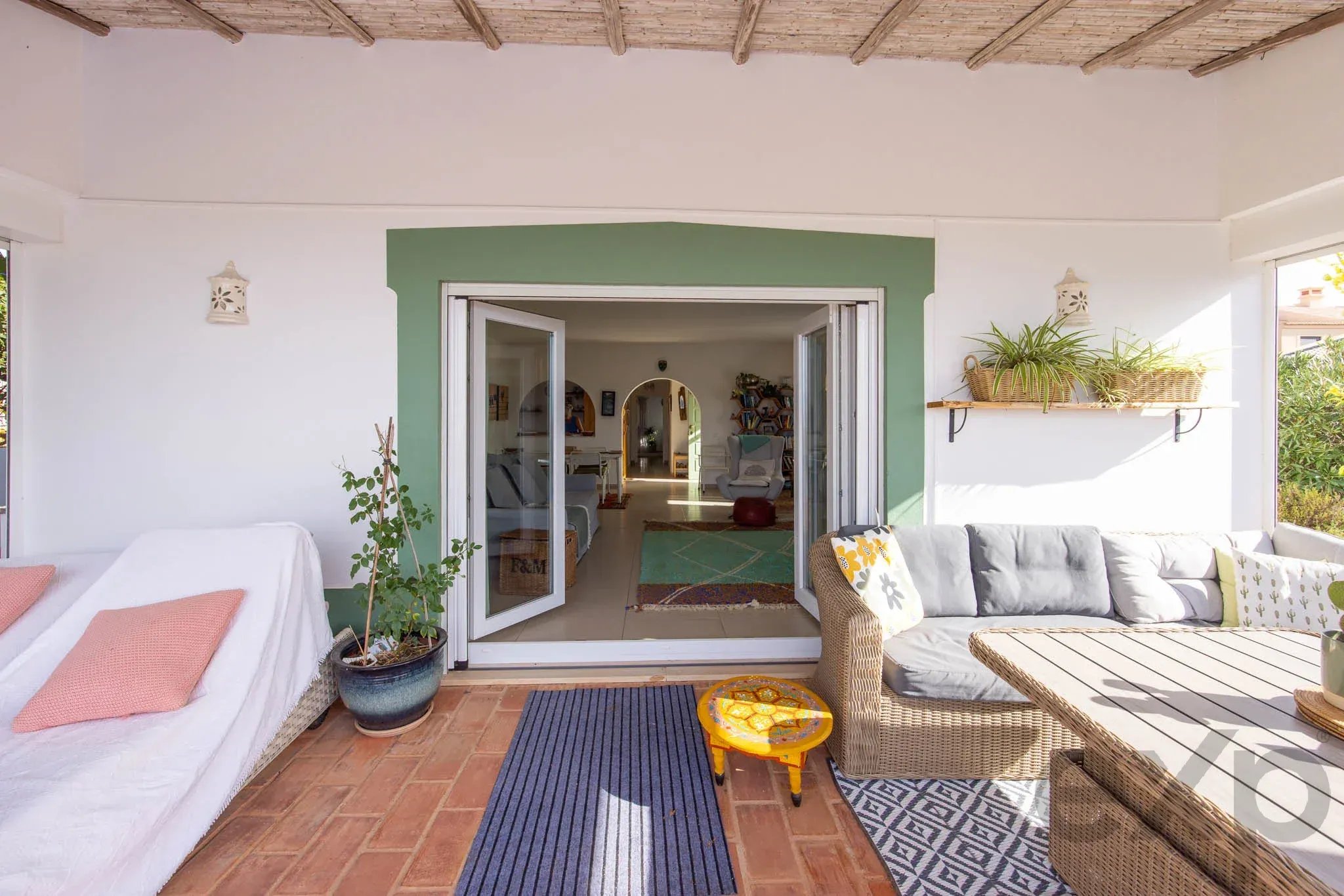 Single-Storey 3 Bed Villa, Pool and Sea-View Roof, Luz