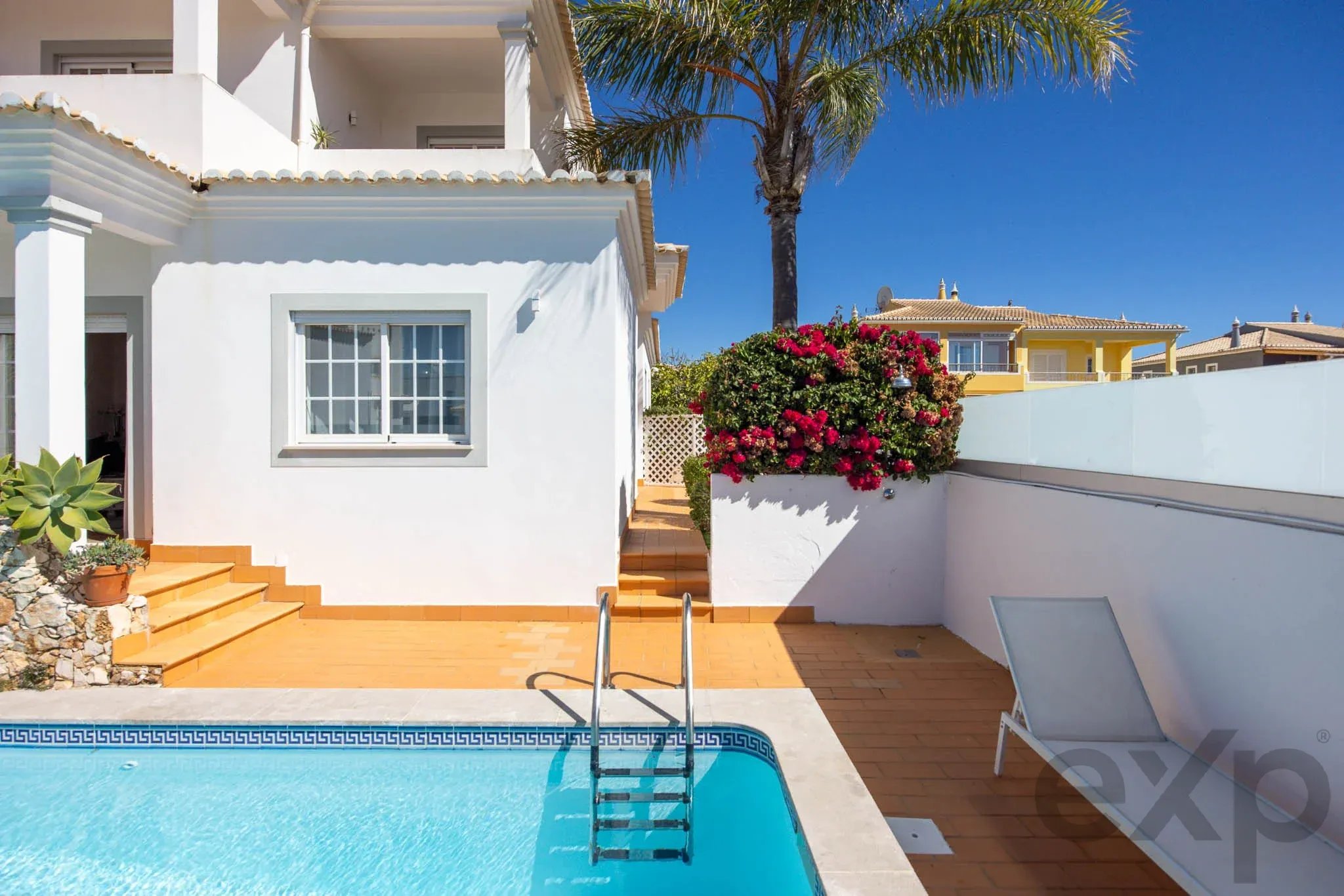 Refurbished T4 Villa, Pool and Guest Flat, Lagos