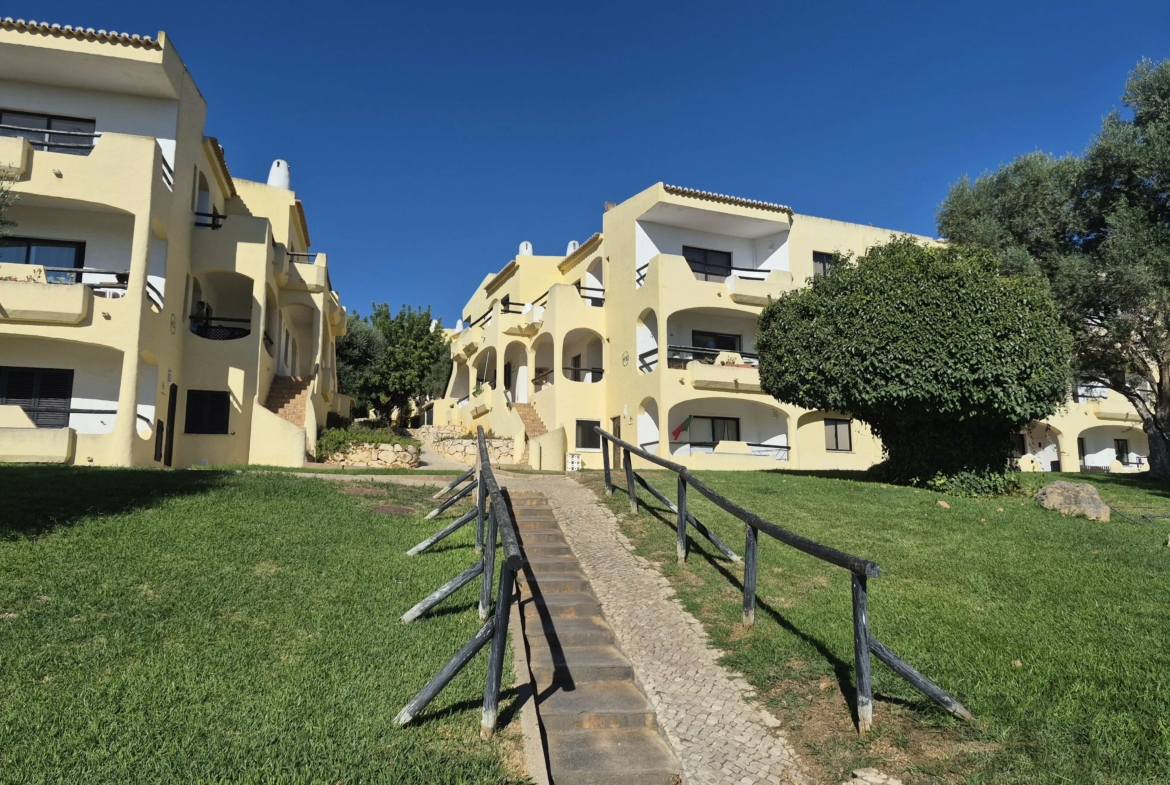 Fully renovated and furnished one-bedroom apartment in Alvor, photo 32