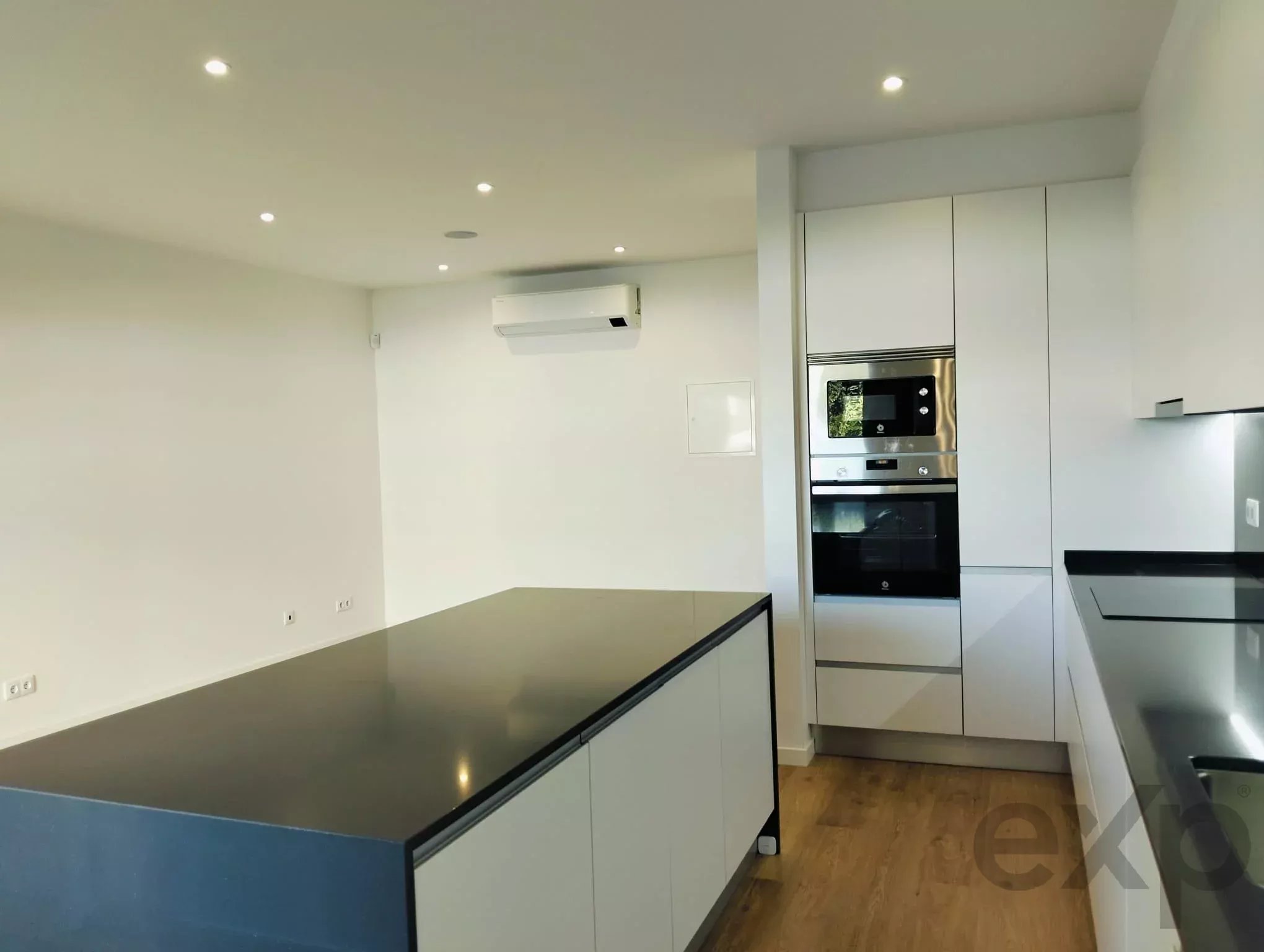 Semi-New 2-Bedroom Apartment in São Brás de Alportel - Faro - Algarve