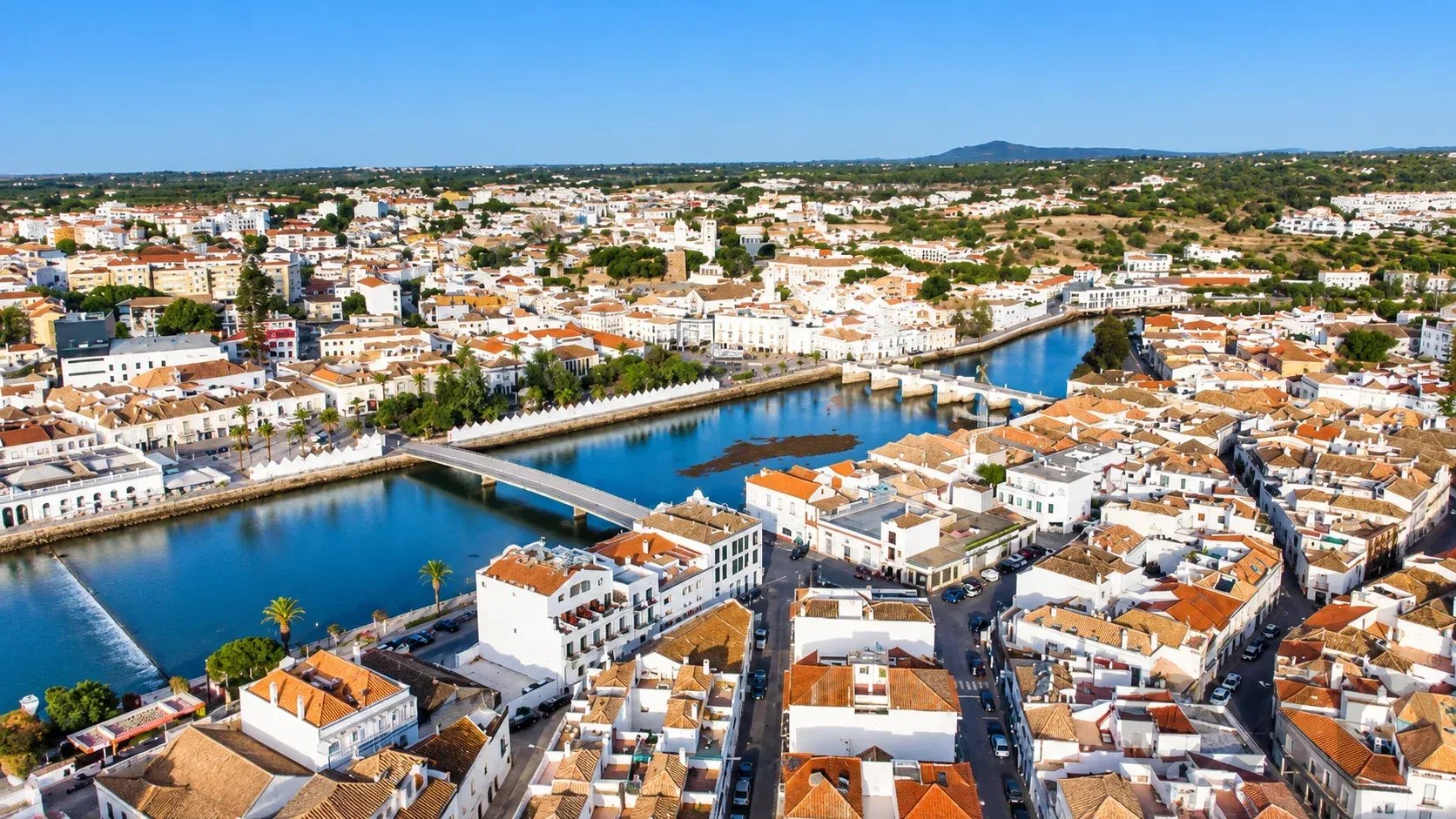 T2 renovated with suite and air conditioning in the center of Tavira