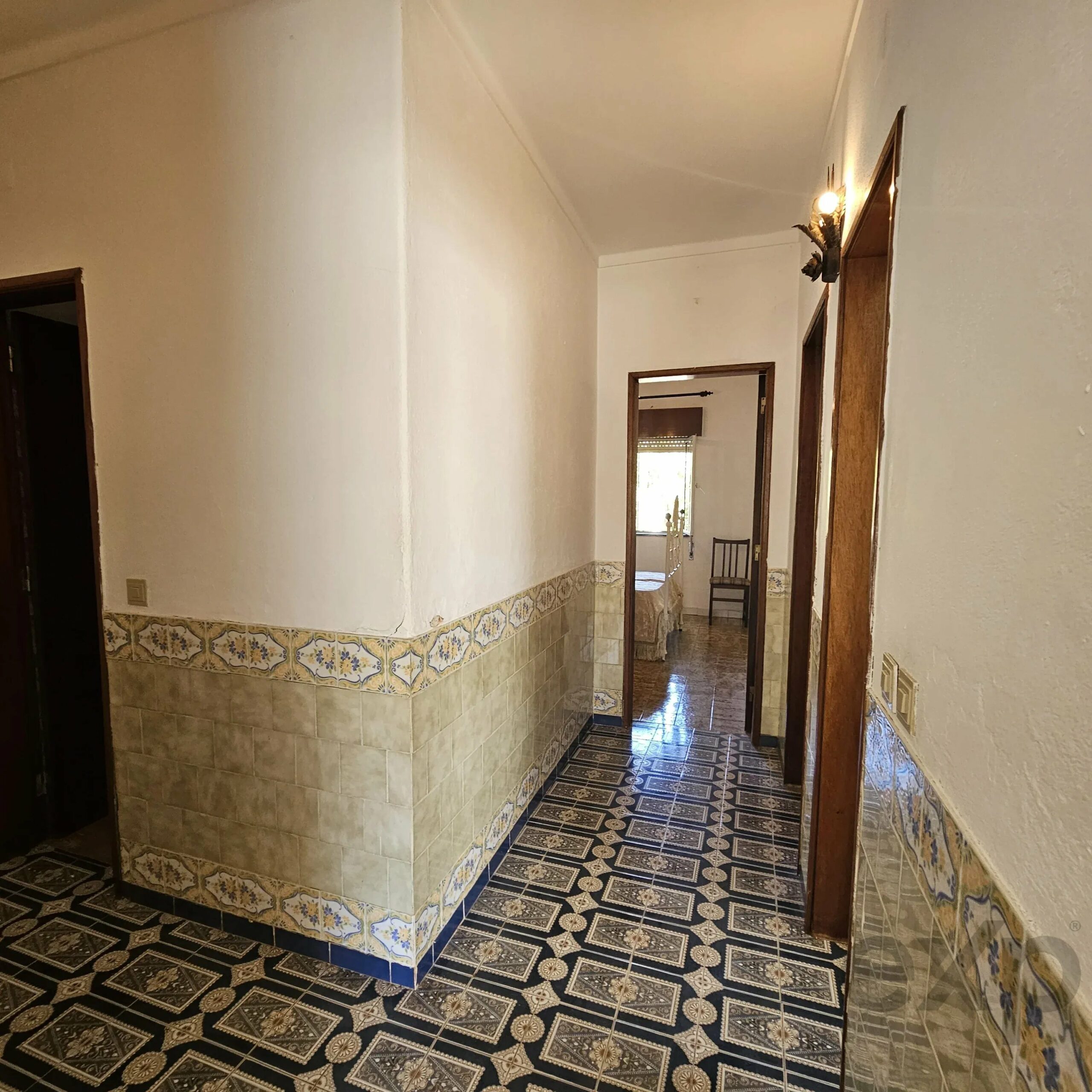 Two-Family House in Ferragudo - Charm, Space and Potential