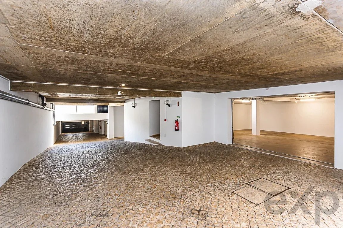 Exceptional Detached House with Swimming Pool, Panoramic Views and Privacy, 3 Minutes from Loulé