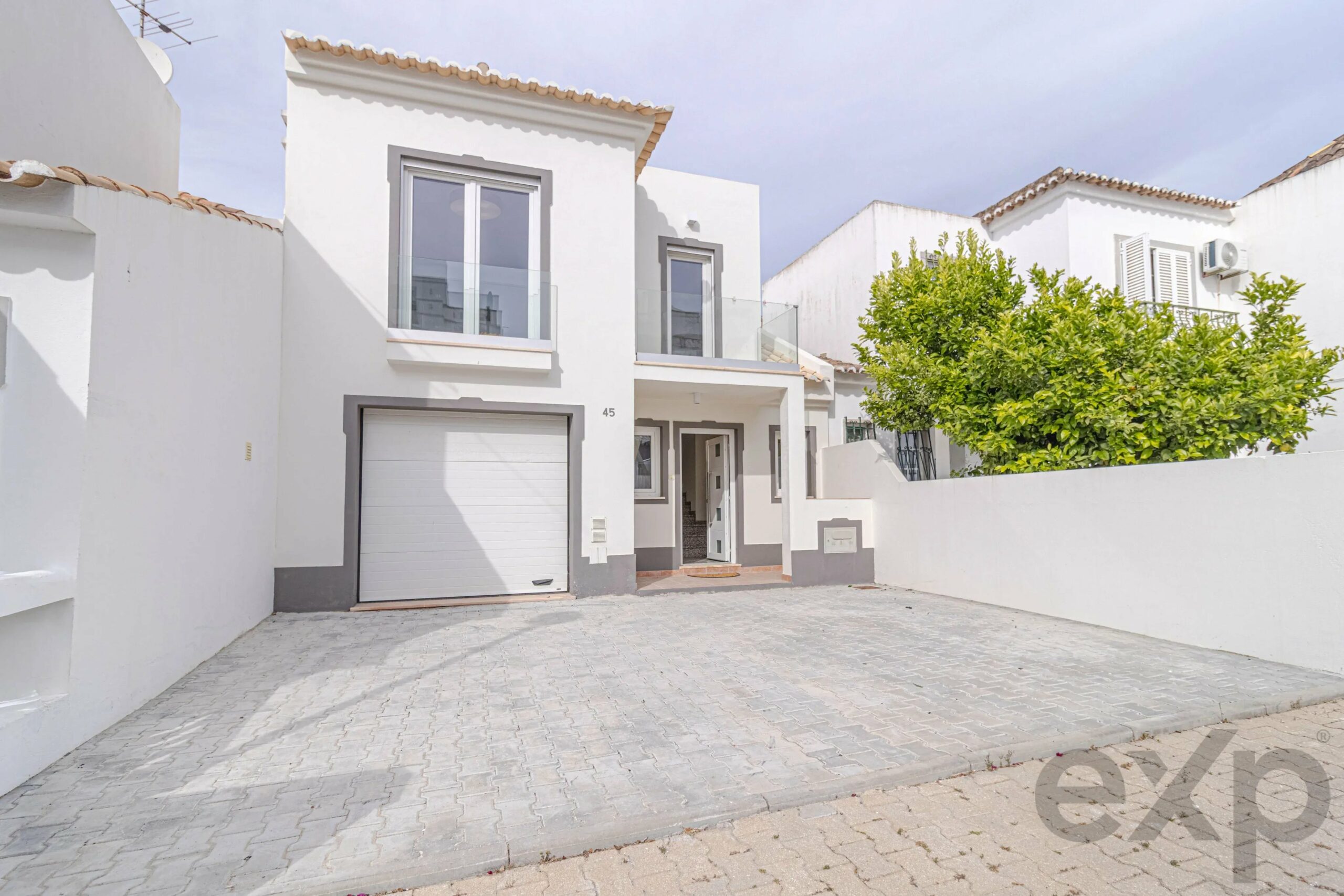 Modern 3-Bedroom Twin Villa in Tavira